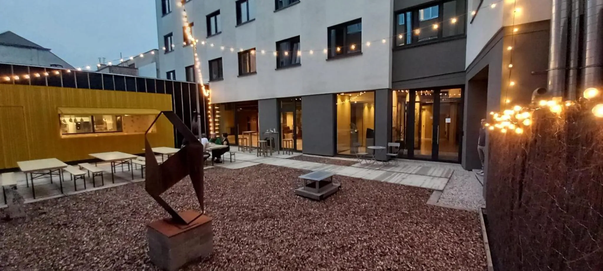 Patio in Hotel Van Belle