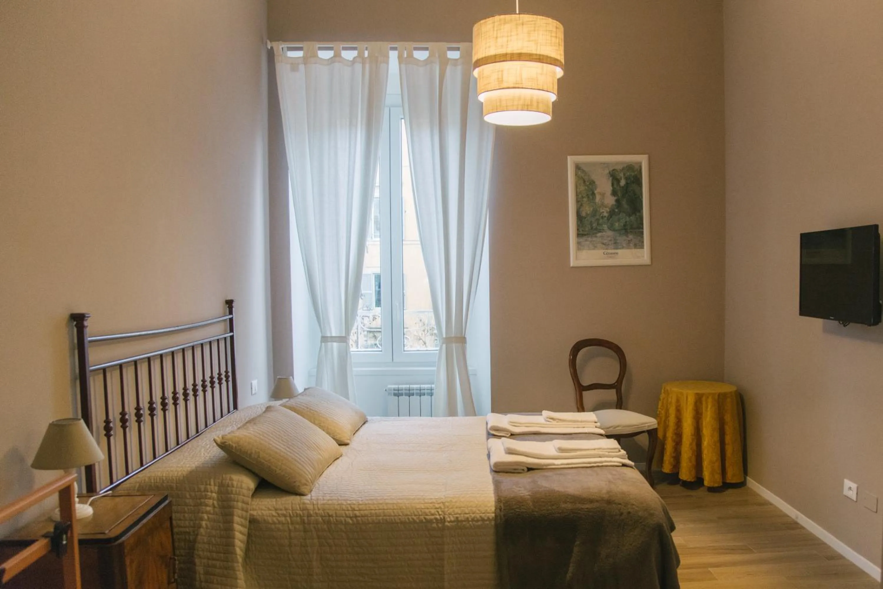 Photo of the whole room, Bed in Vatican Garden Rooms