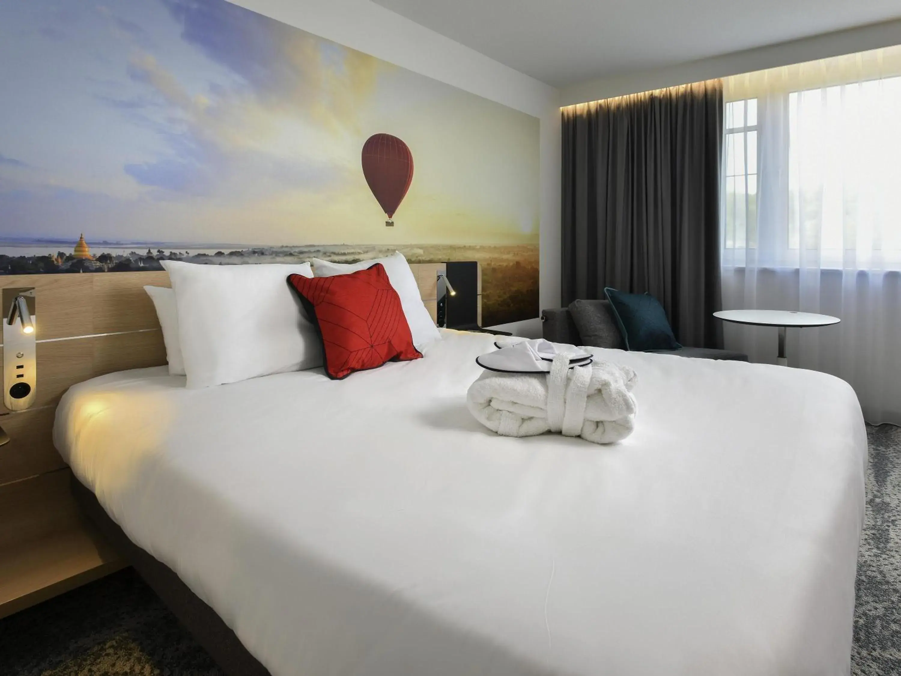 Executive Room with One Double Bed and One Single Sofa Bed in Novotel Wavre Brussels East Executive Room with One Double Bed and One Single Sofa Bed in Novotel Wavre Brussels East