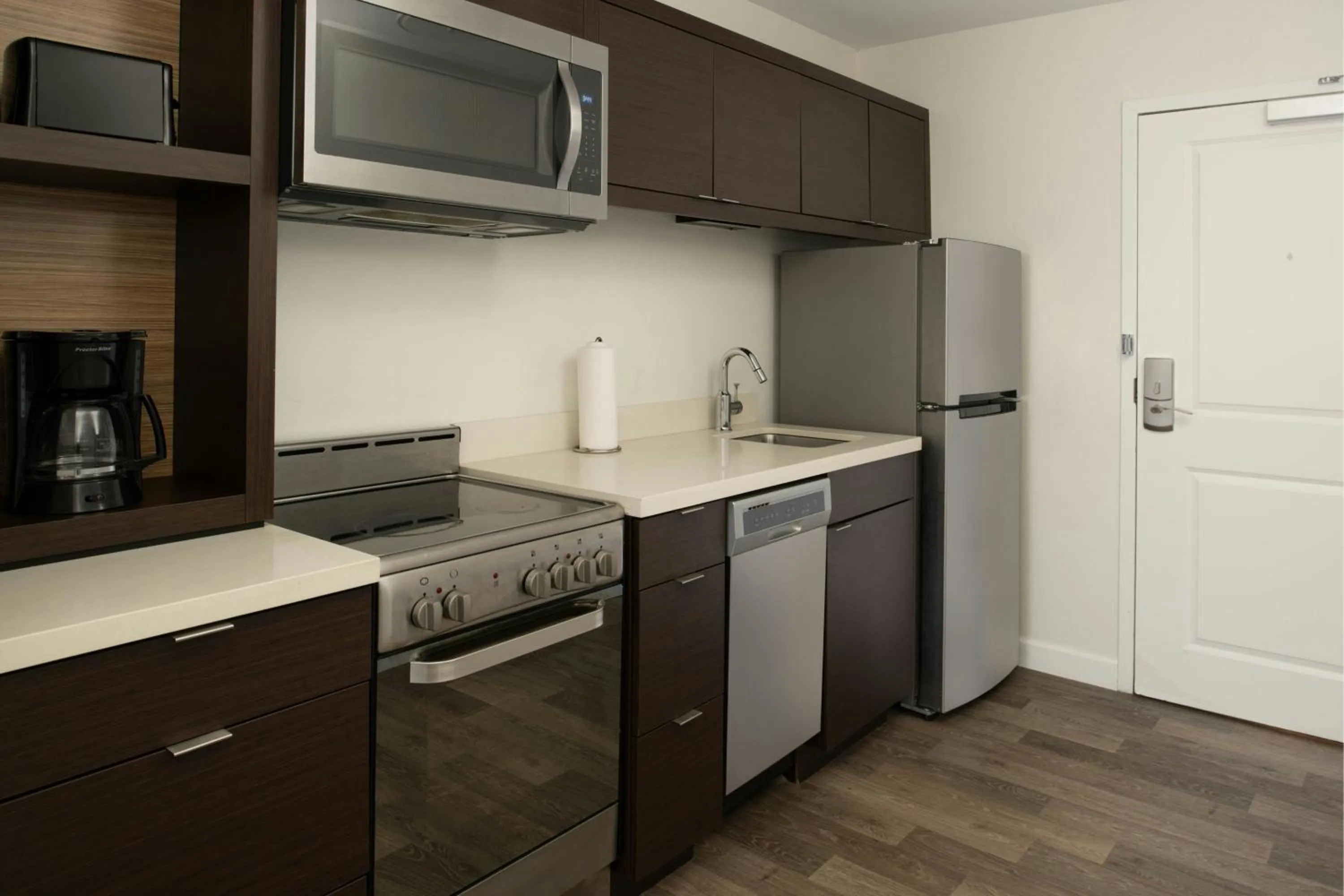 Kitchen or kitchenette in TownePlace Suites by Marriott Lakeland