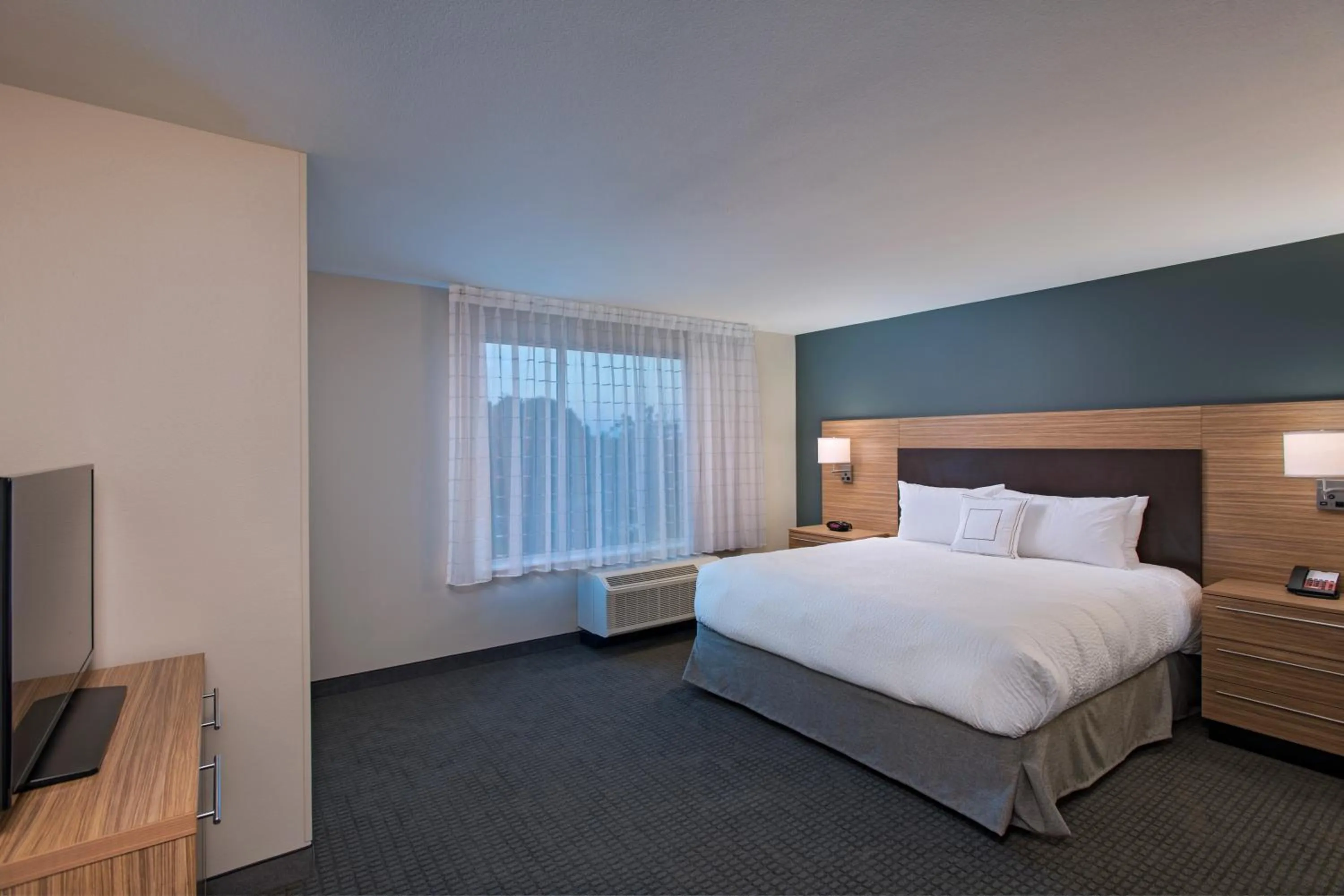 Bedroom, Bed in TownePlace Suites by Marriott Lakeland