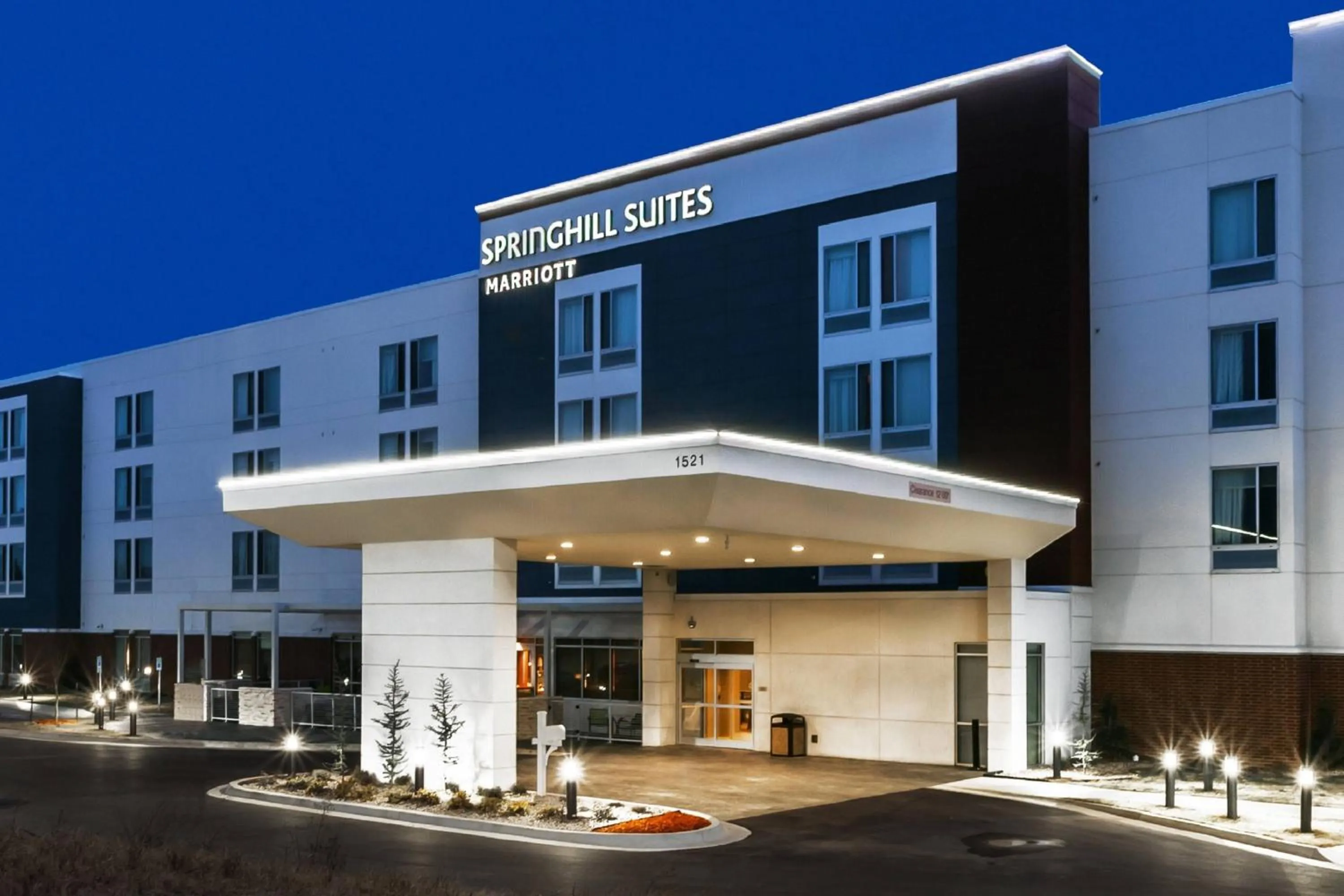 Property building in SpringHill Suites by Marriott Tulsa at Tulsa Hills