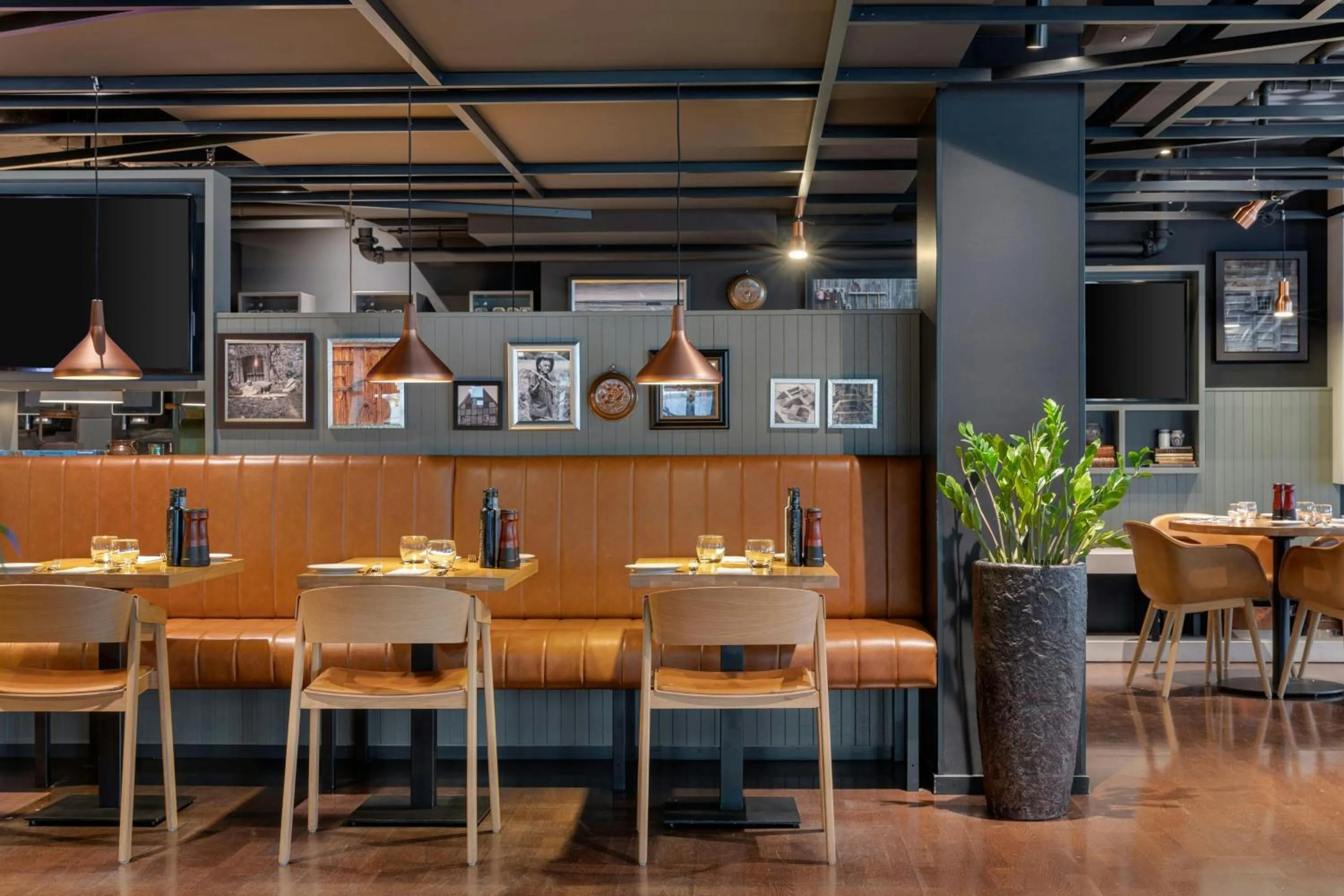 Restaurant/places to eat in Courtyard by Marriott Brussels EU