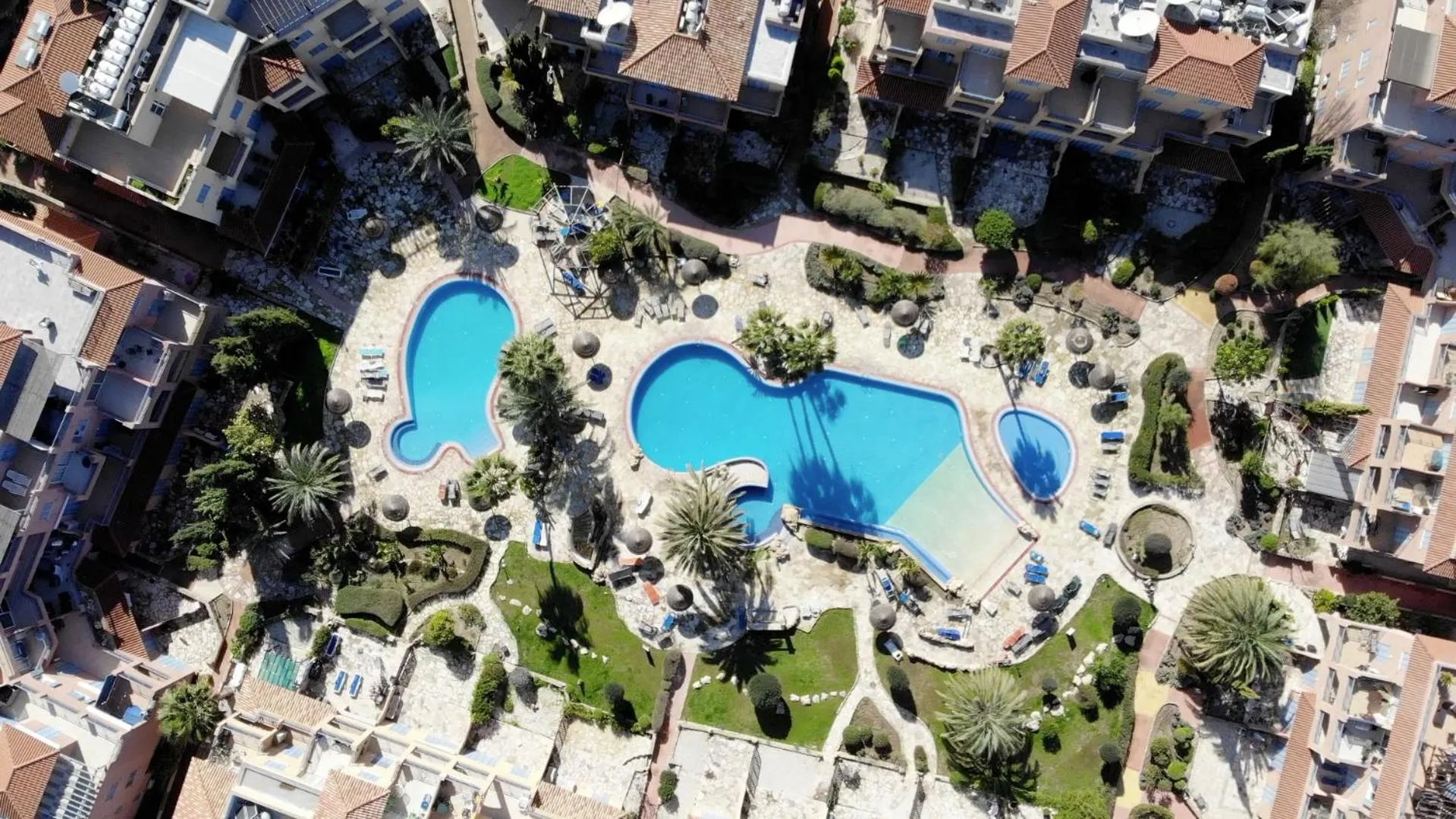 Limnaria Gardens B