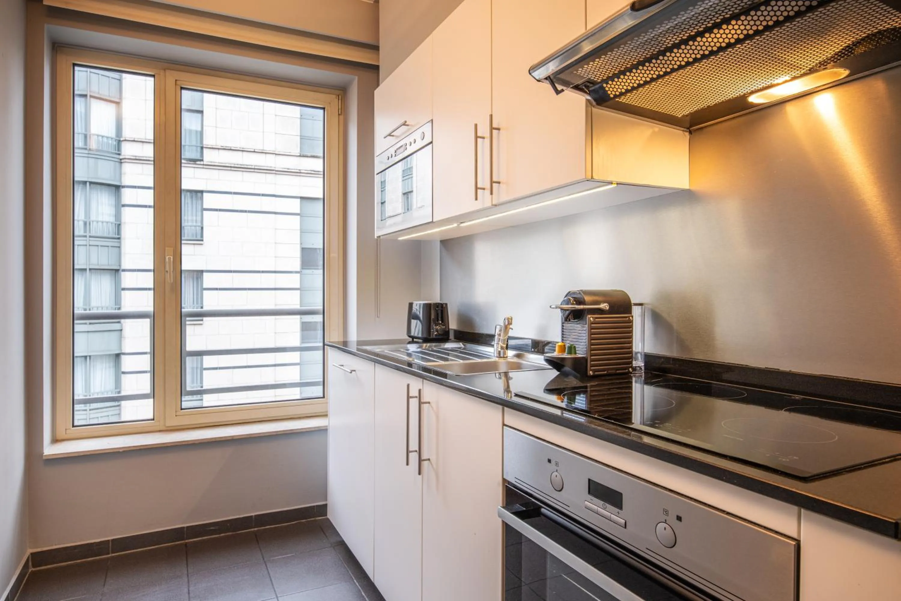 Coffee/tea facilities in Thon Hotel Residence Parnasse Aparthotel