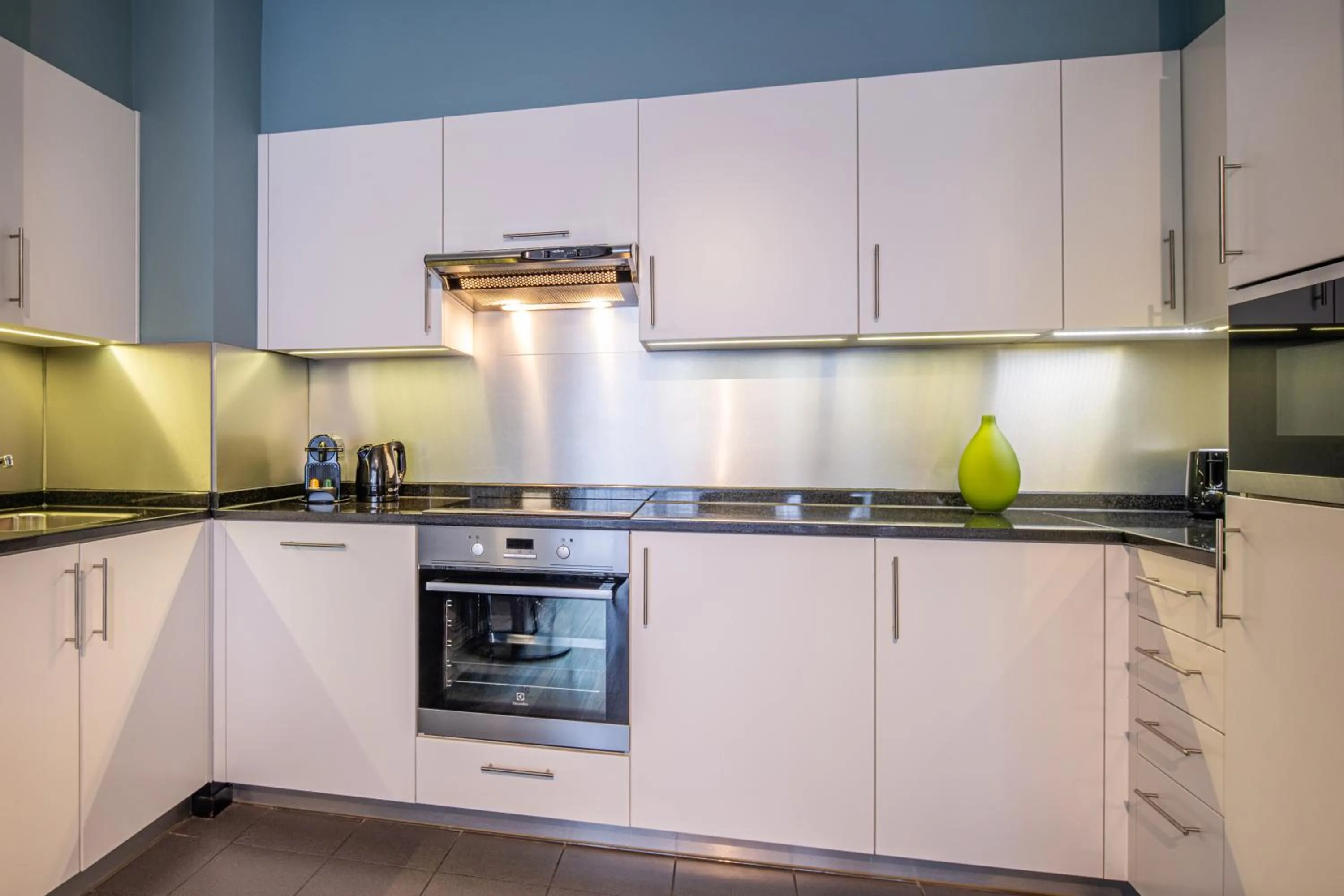 Coffee/tea facilities in Thon Hotel Residence Parnasse Aparthotel