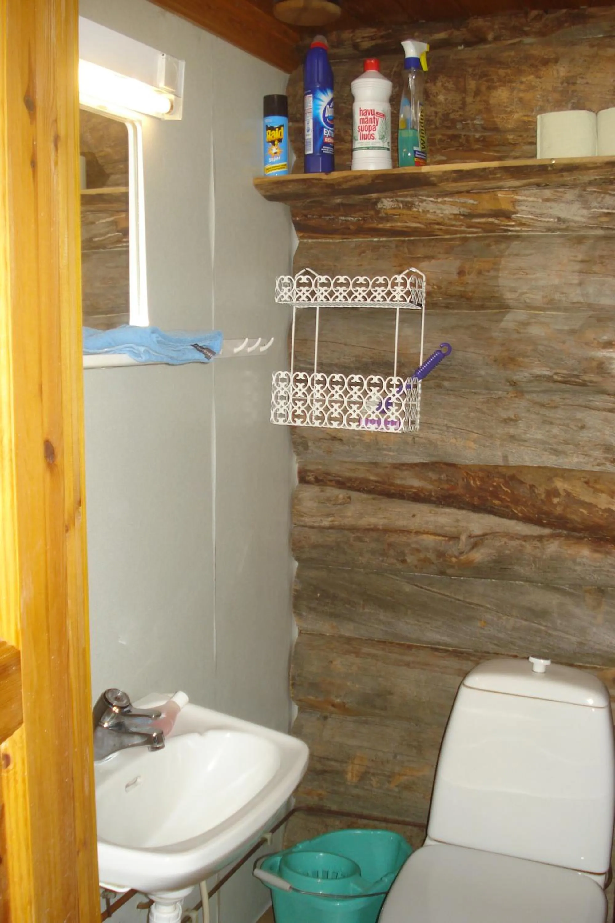 Toilet in Toola-Lodge