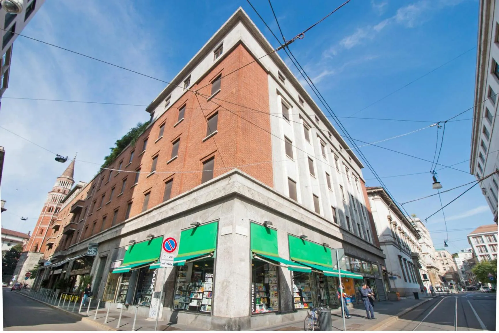 Property building in Suite Santa Tecla