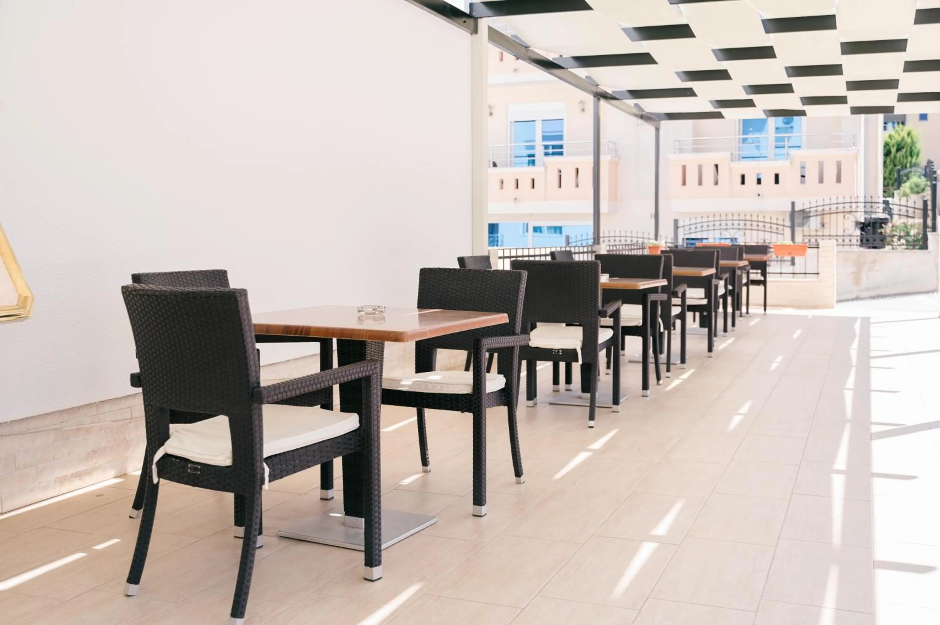 Restaurant/places to eat in Hotel Ajana