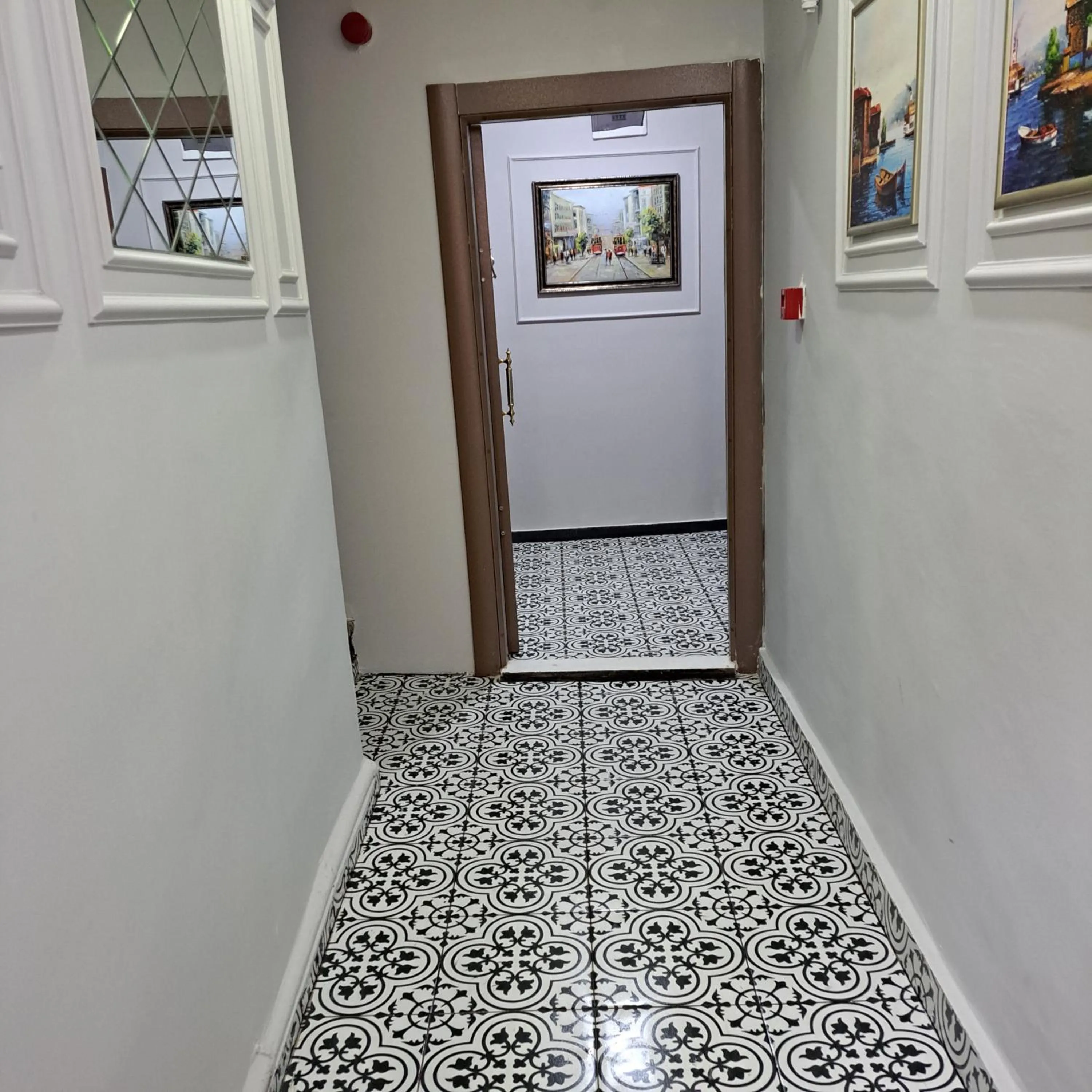 Property building in Golden Life Apart Hotel