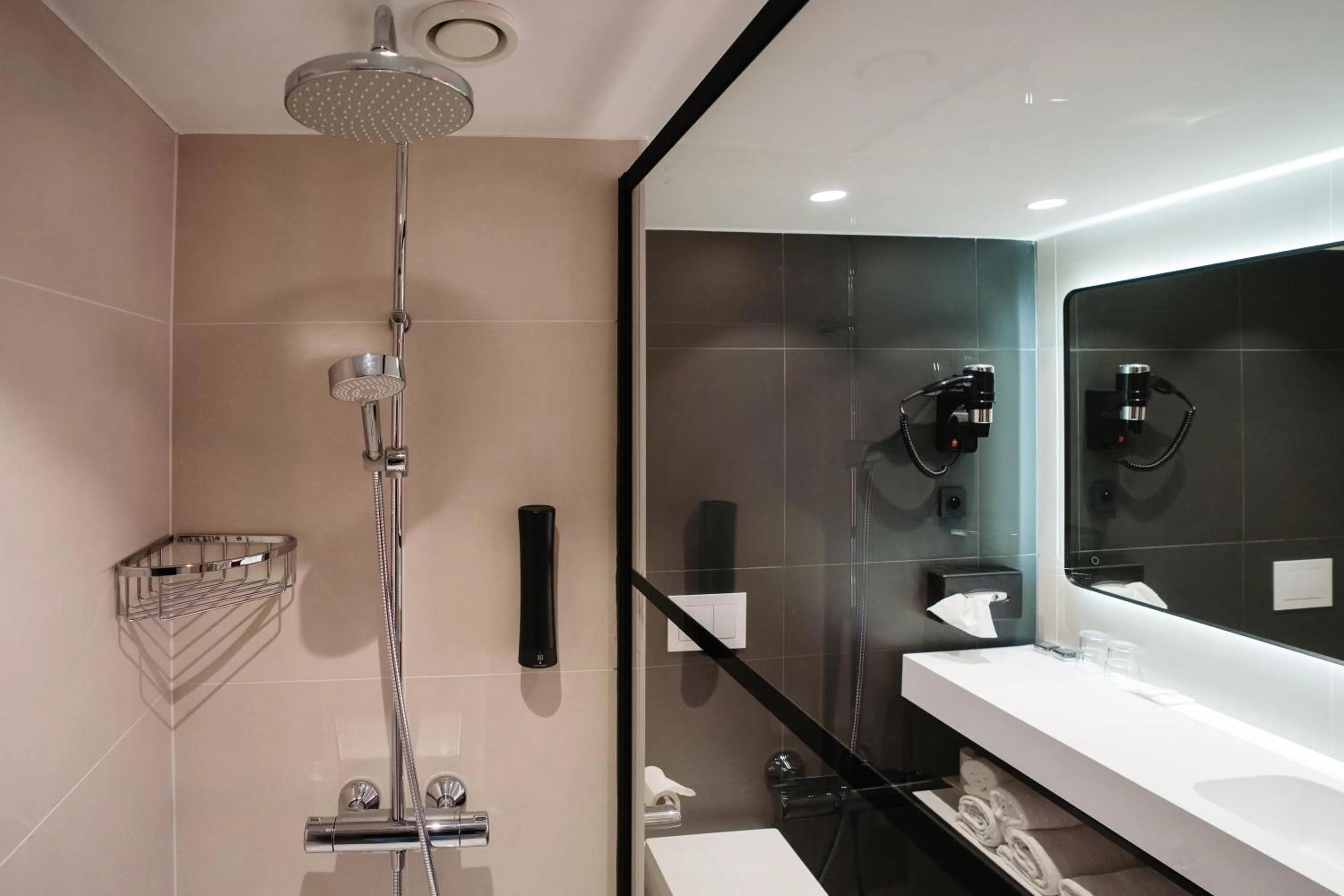 Bathroom in Ostend Hotel