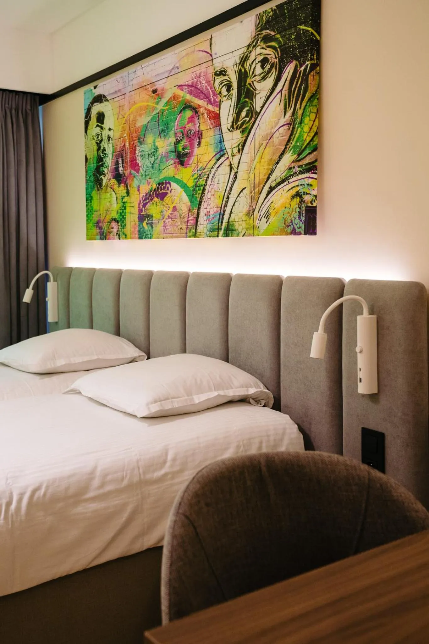 Bedroom, Bed in Ostend Hotel