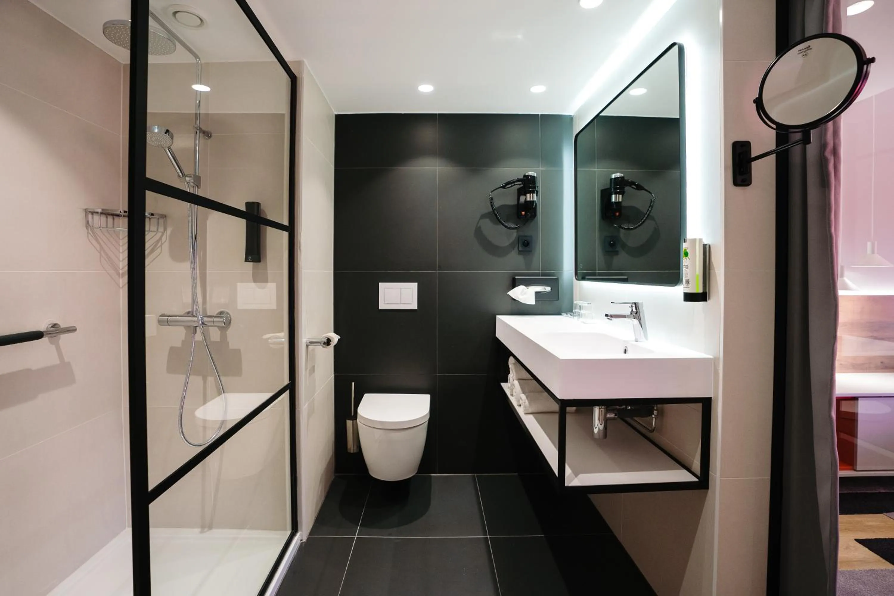 Bathroom in Ostend Hotel