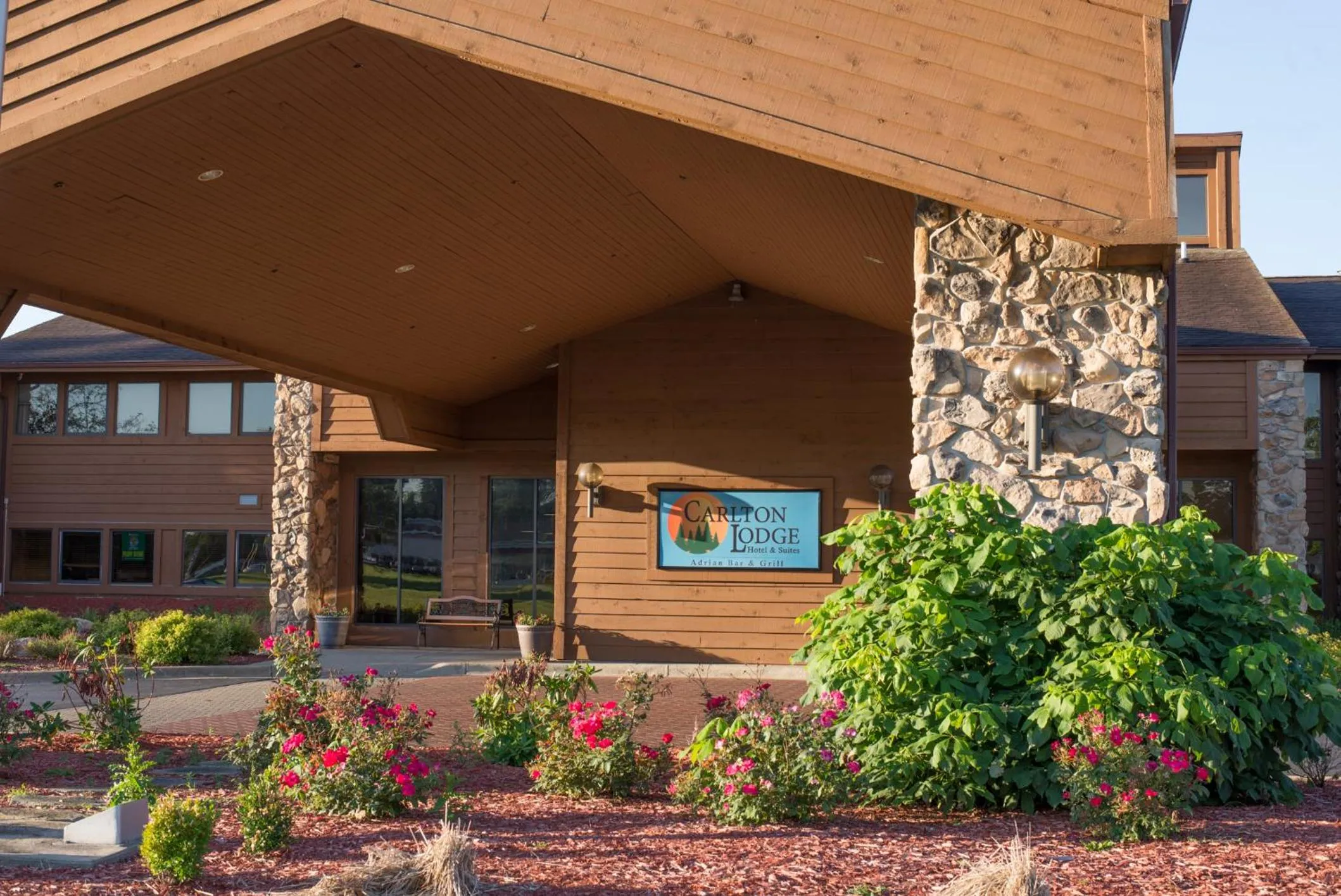 Carlton Lodge Hotel and Suites