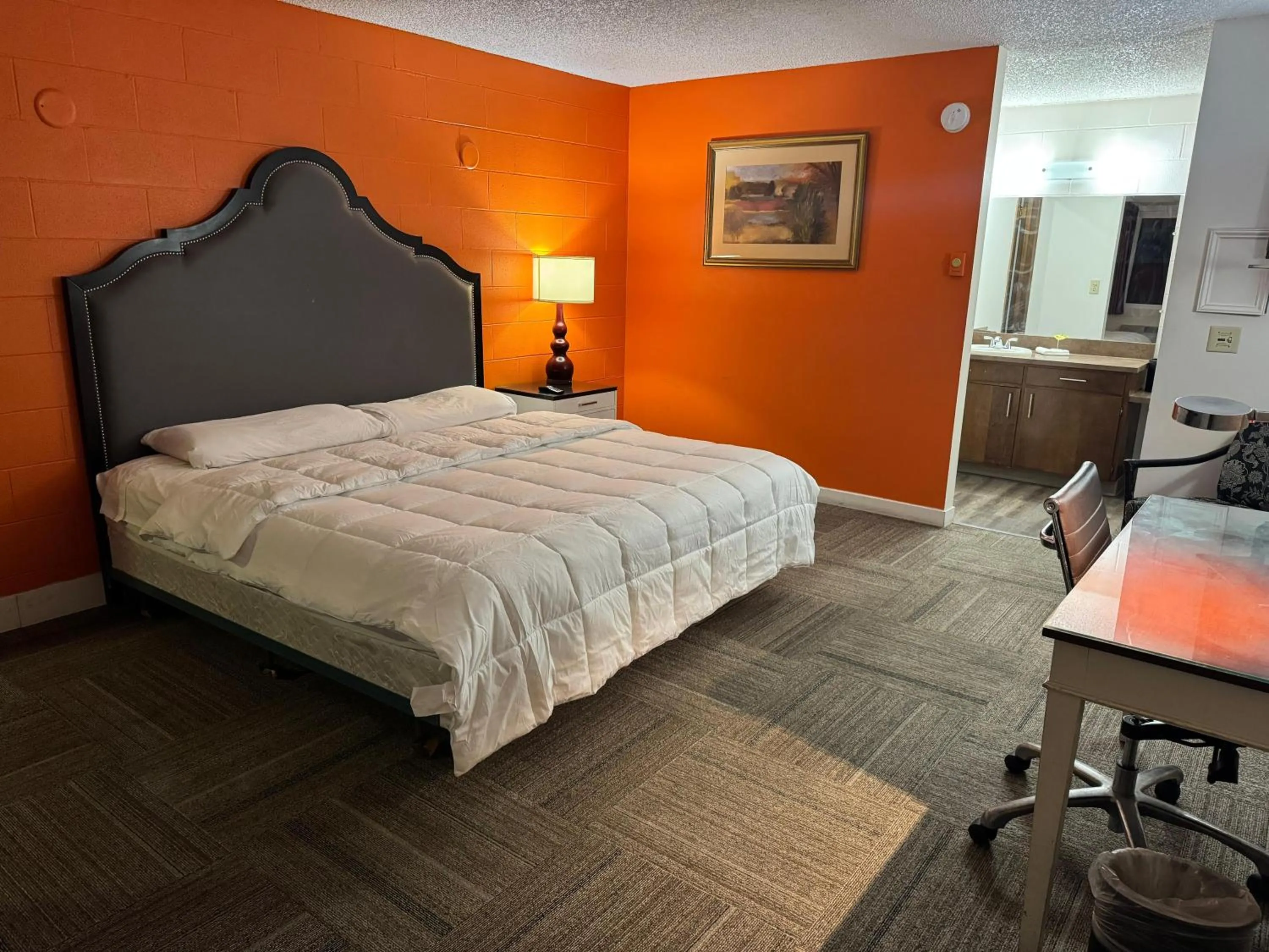 Bedroom, Bed in Capri Motel By Belvilla Walla Walla US 12