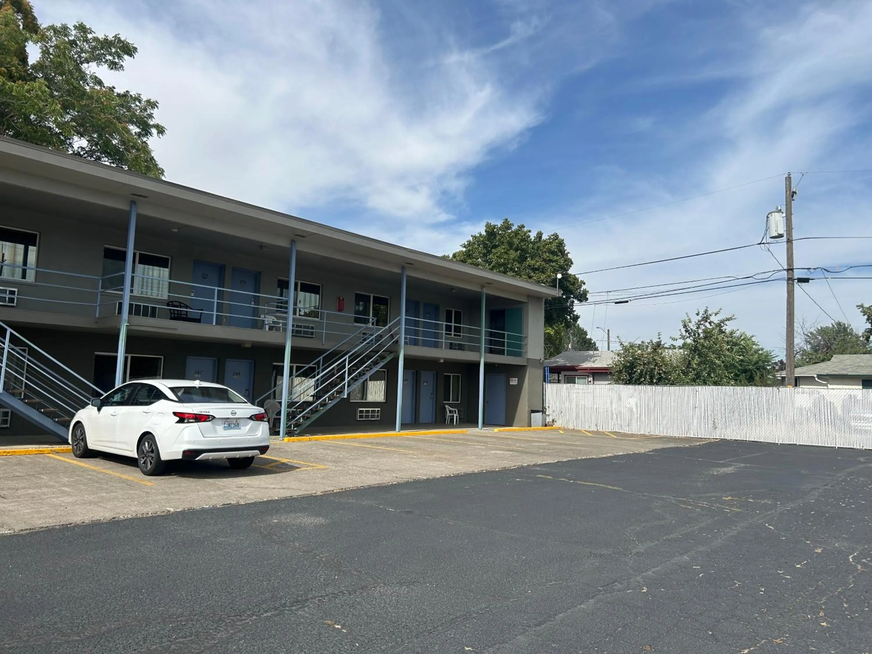 Parking in Capri Motel By Belvilla Walla Walla US 12