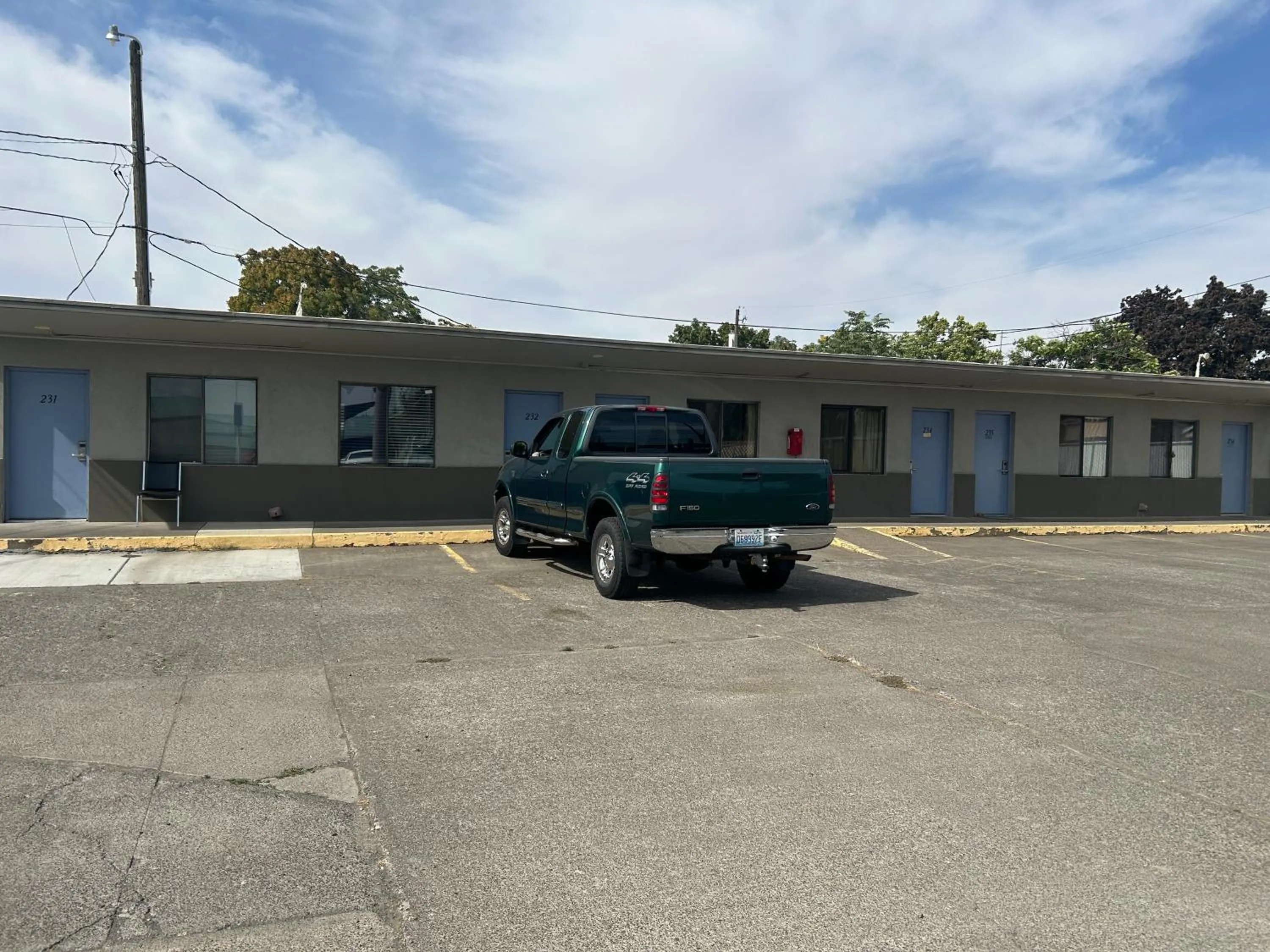 Facade/entrance in Capri Motel By Belvilla Walla Walla US 12