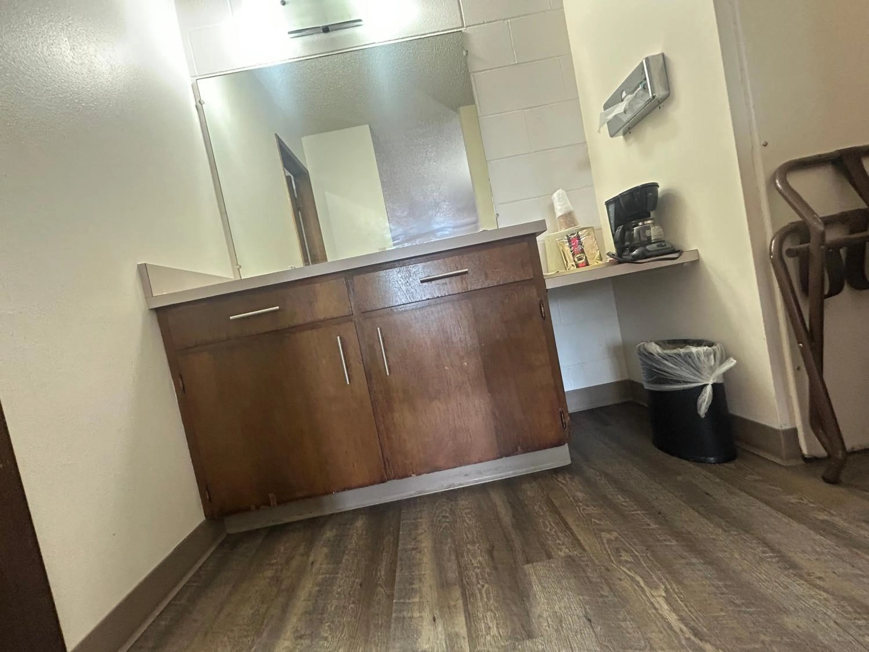 Bathroom in Capri Motel By Belvilla Walla Walla US 12