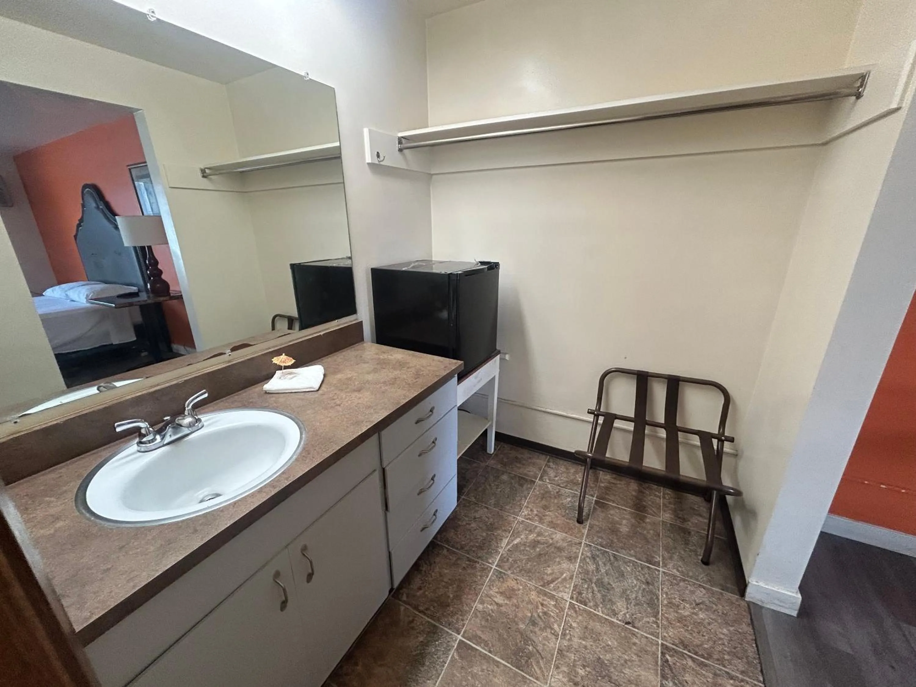 Bathroom in Capri Motel By Belvilla Walla Walla US 12