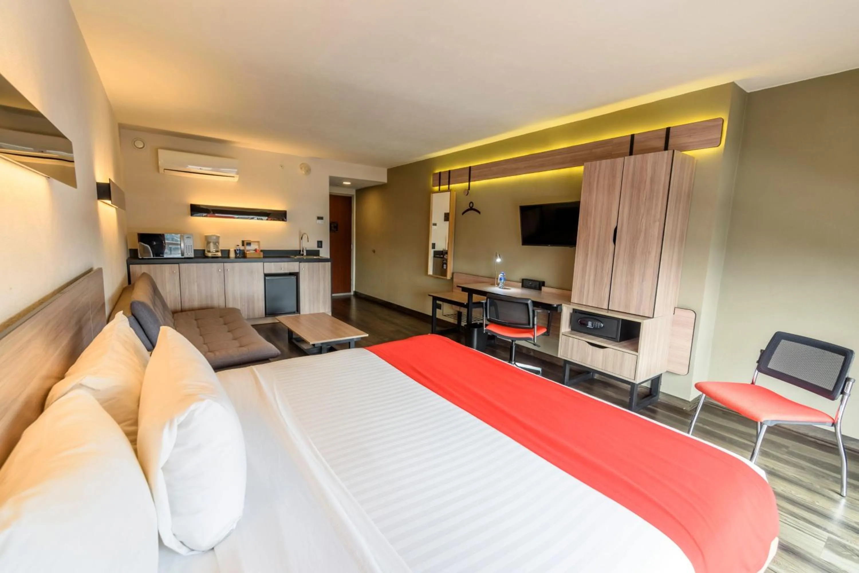Bedroom, Bed in City Express Plus by Marriott Bogota Aeropuerto
