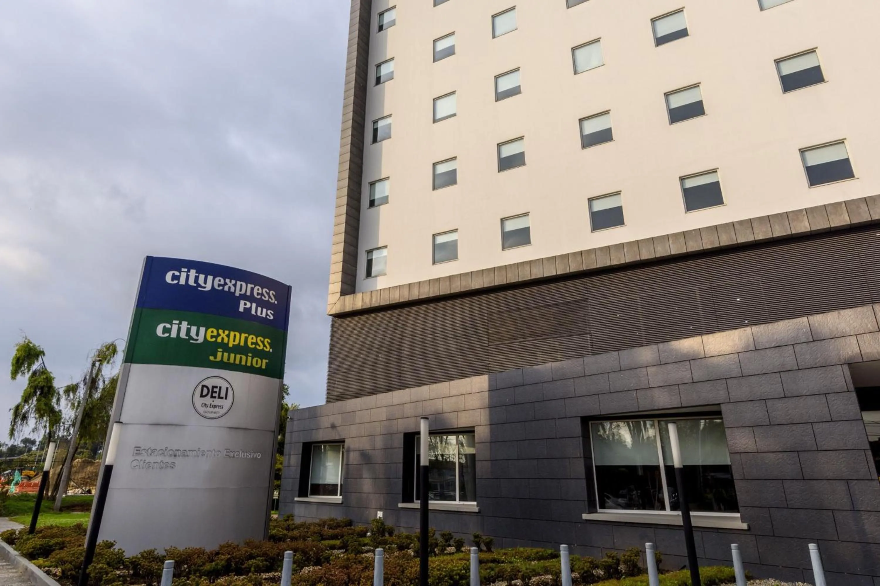Property building in City Express Junior by Marriott Bogota Aeropuerto