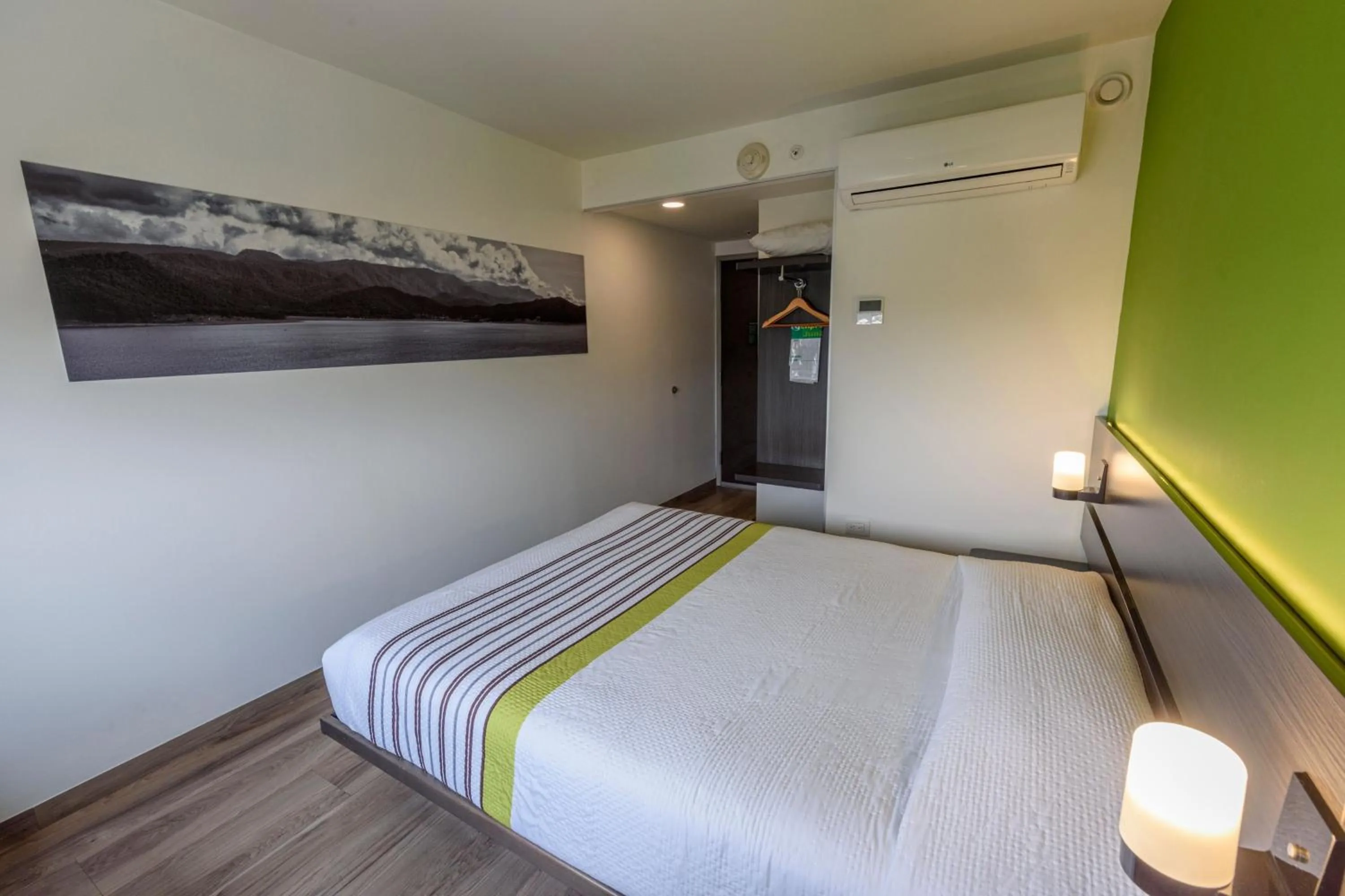 Bedroom, Bed in City Express Junior by Marriott Bogota Aeropuerto