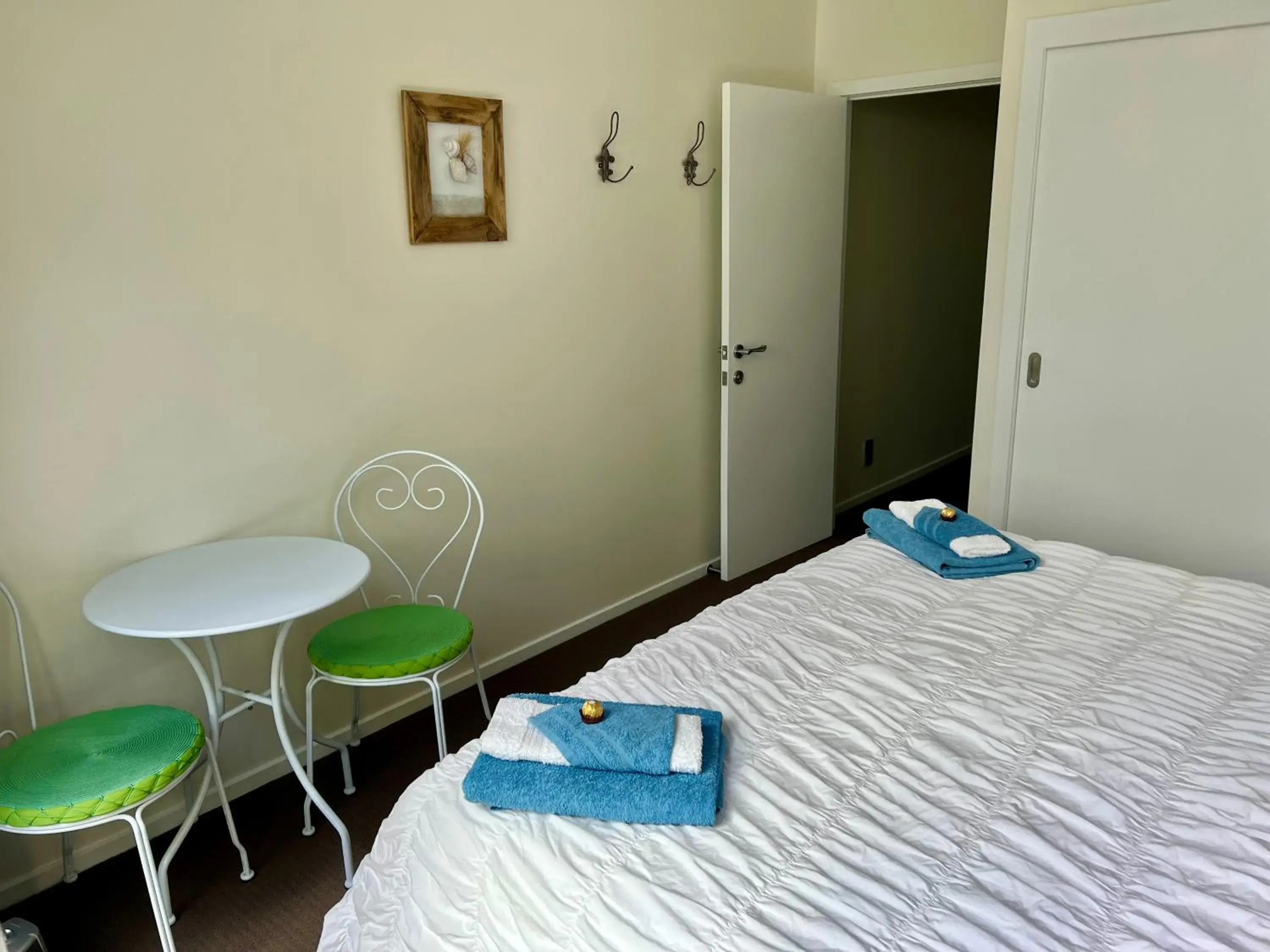 Double Room with Patio in Jennie's In Whitianga Double Room with Patio in Jennie's In Whitianga
