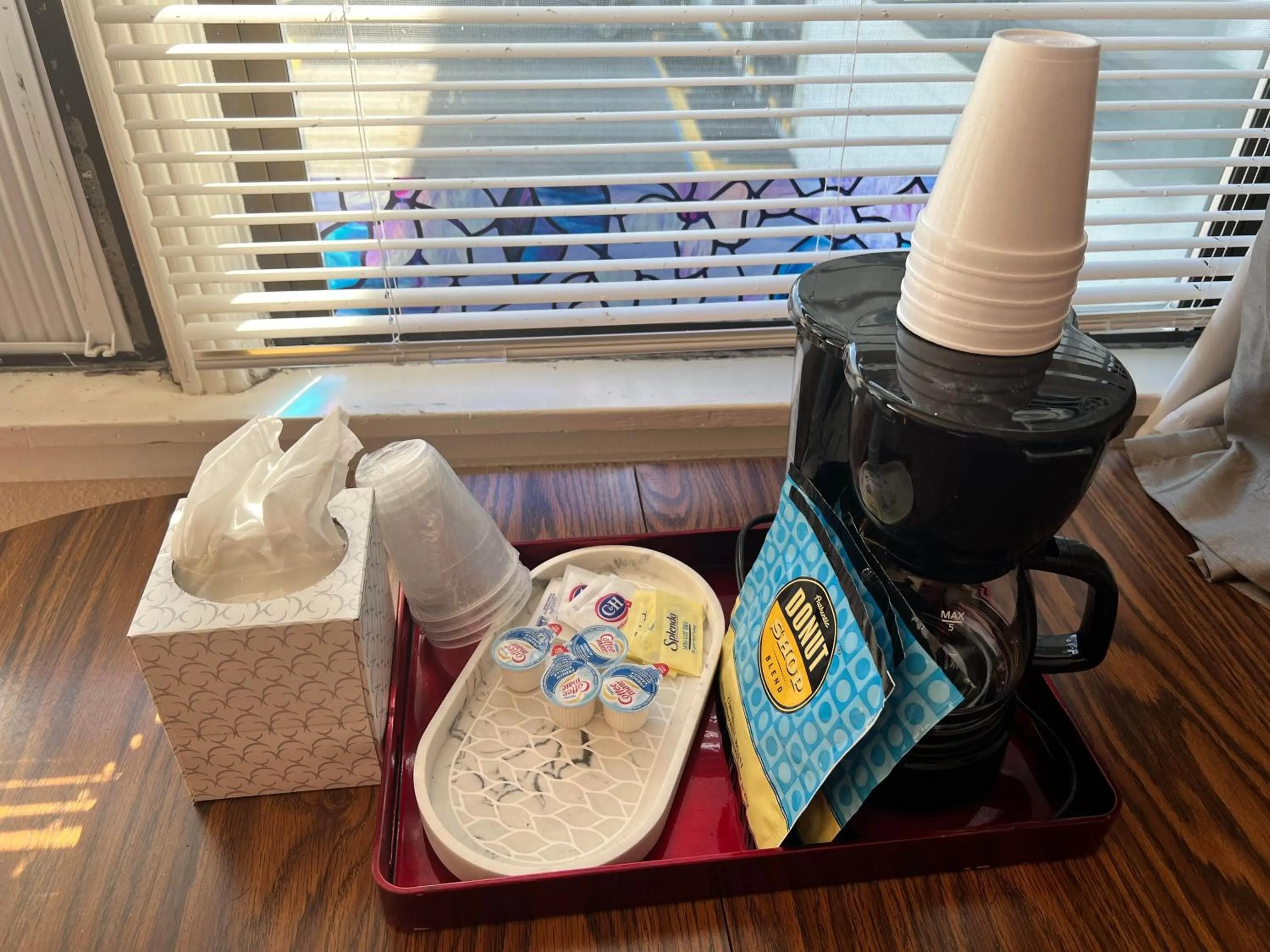 Coffee/tea facilities in Great House Motel