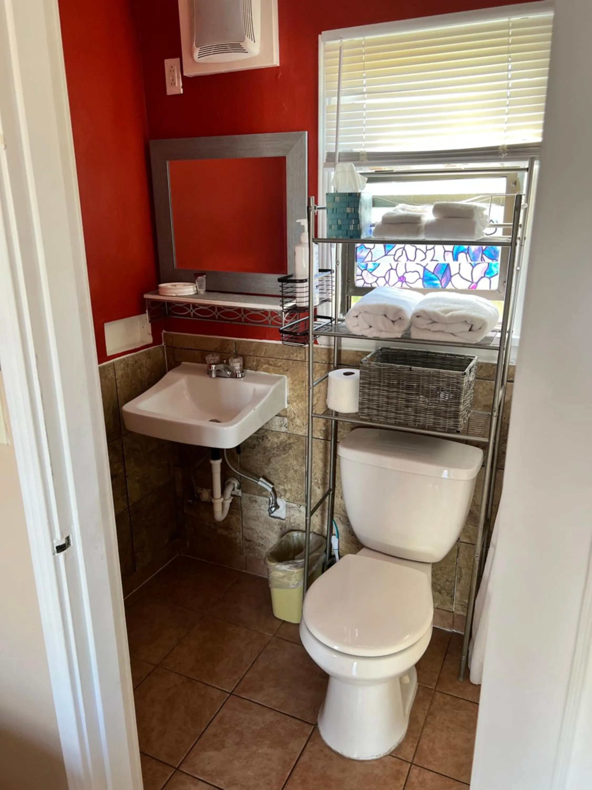 Bathroom in Great House Motel