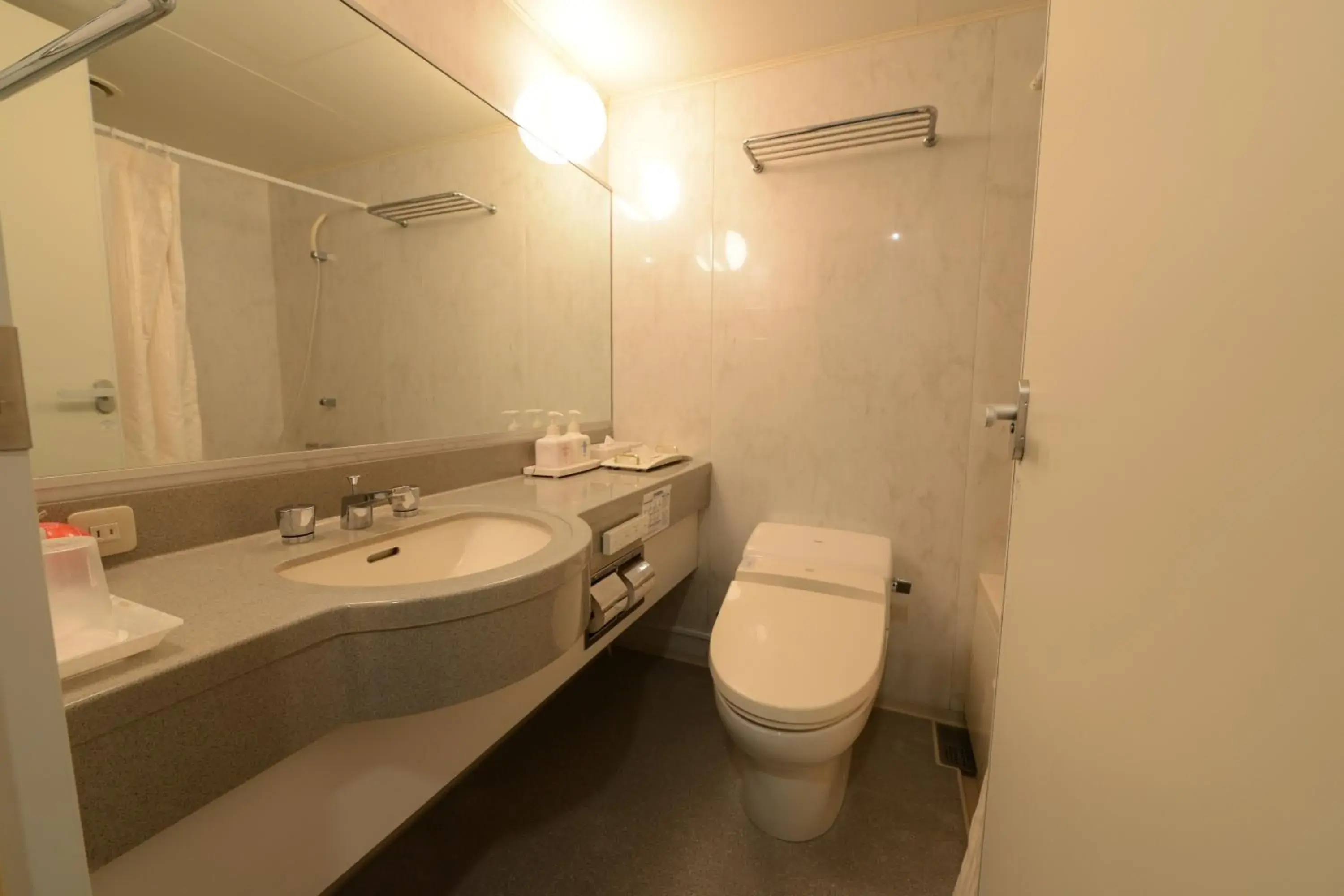 Standard Twin Room - single occupancy in Hotel Flags Isahaya Nagasaki Standard Twin Room - single occupancy in Hotel Flags Isahaya Nagasaki