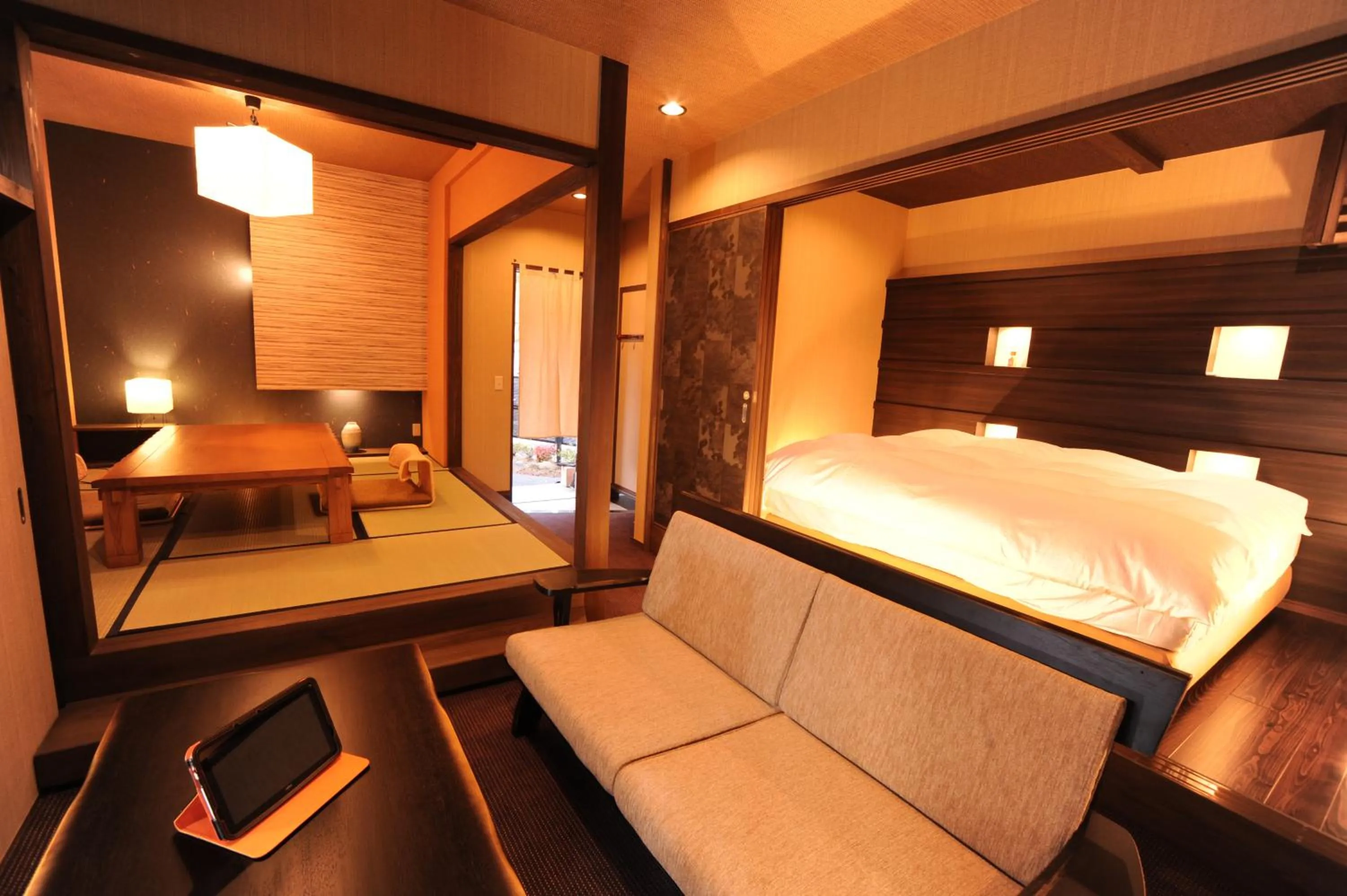 Photo of the whole room, Bed in Uedaya