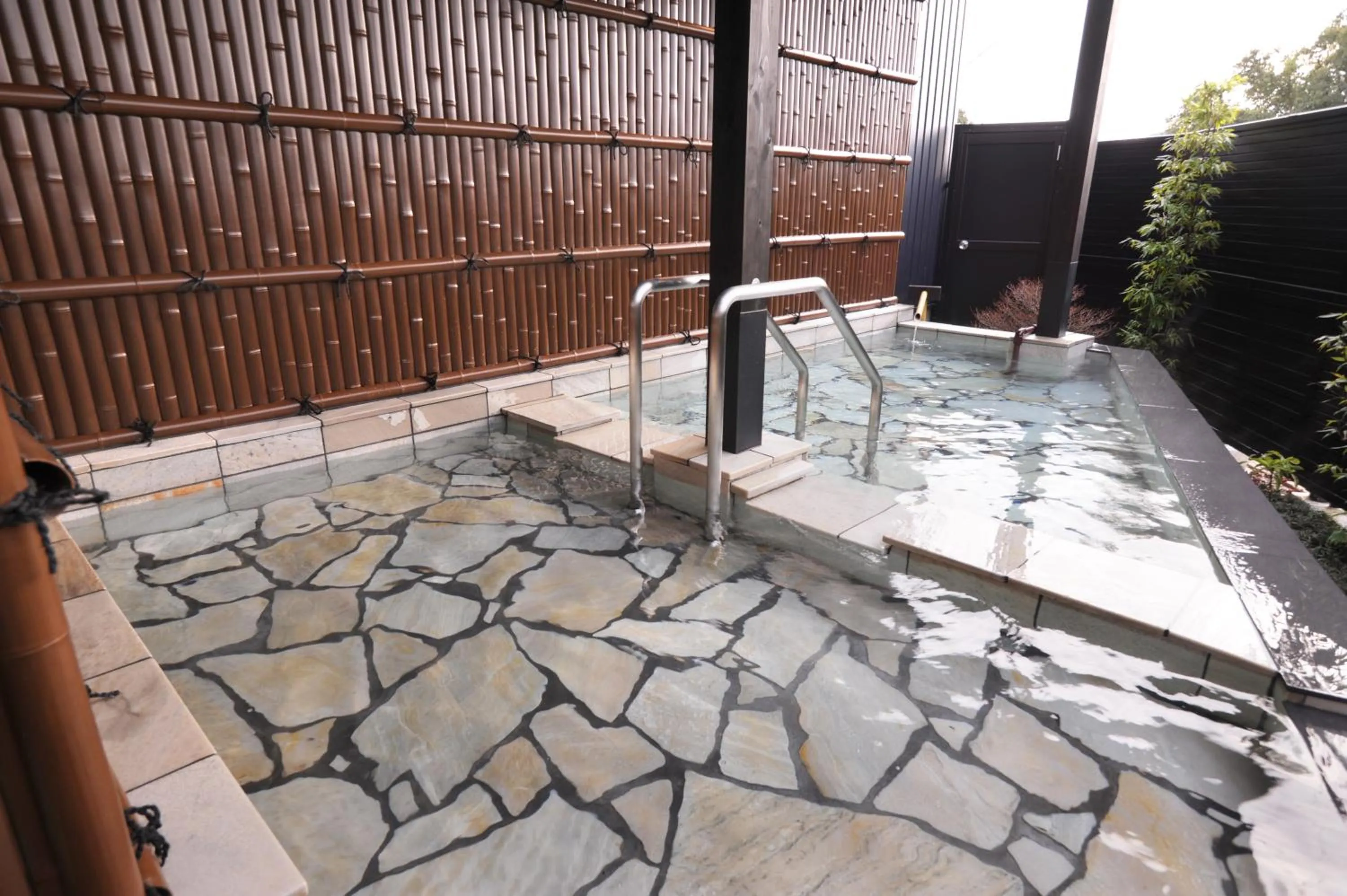 Photo of the whole room in Uedaya