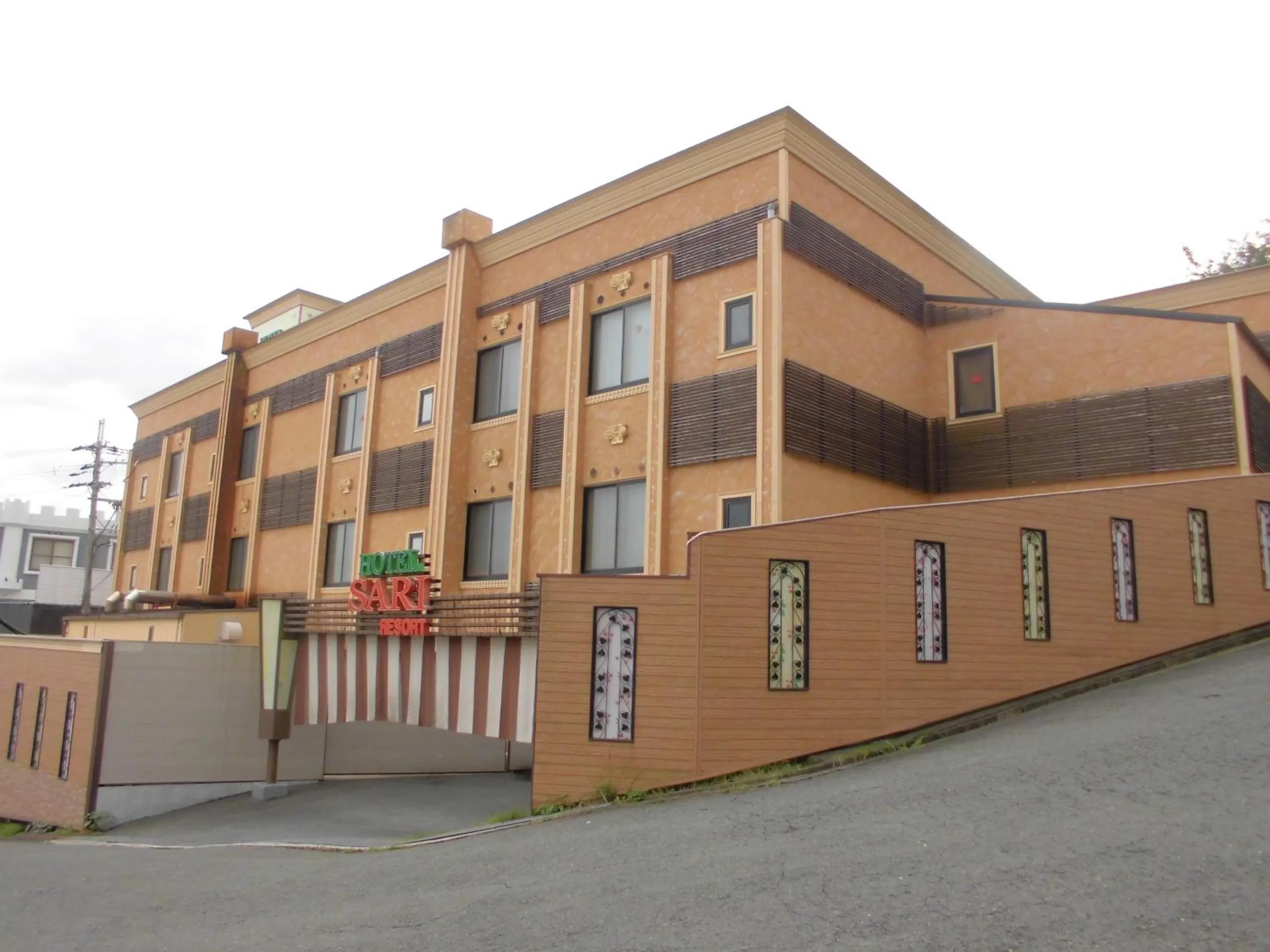 Facade/entrance in Sari Resort Kashiba (Adult Only)