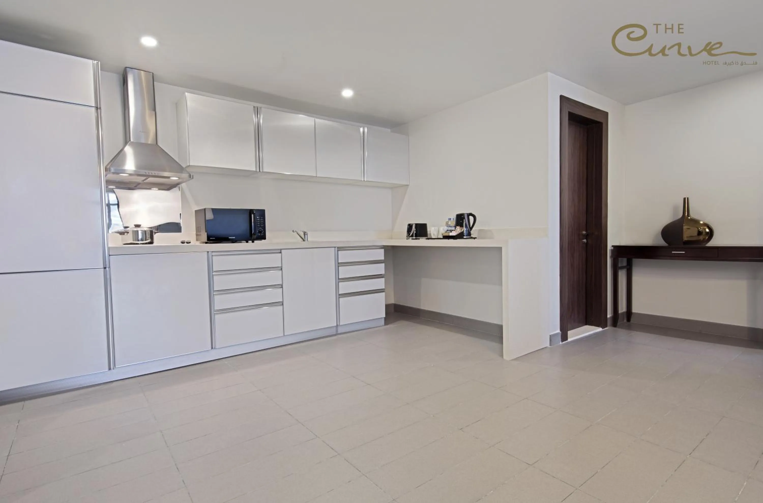 Coffee/tea facilities in The Curve Hotel