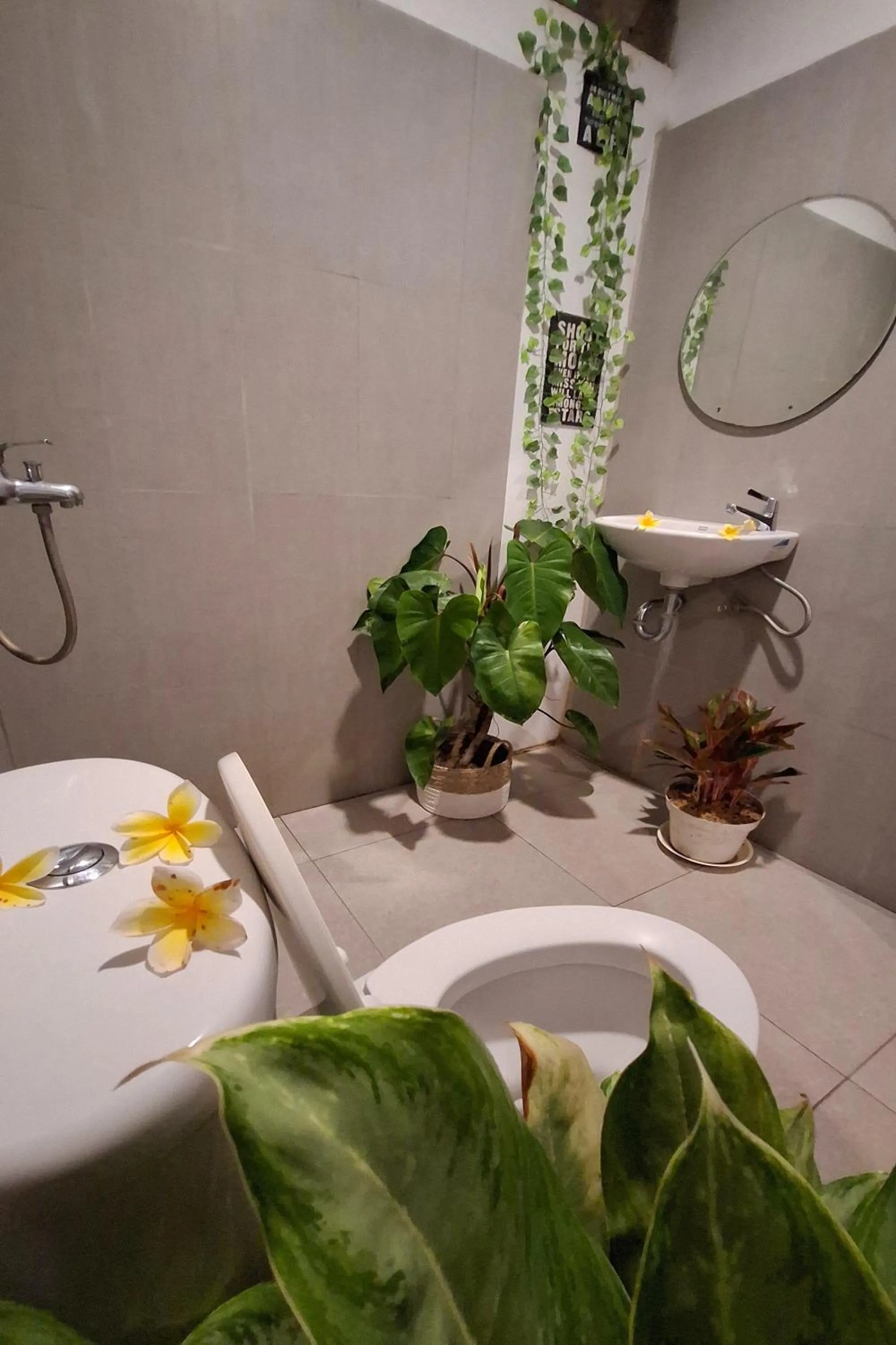 Bathroom in Bring In House Yogyakarta