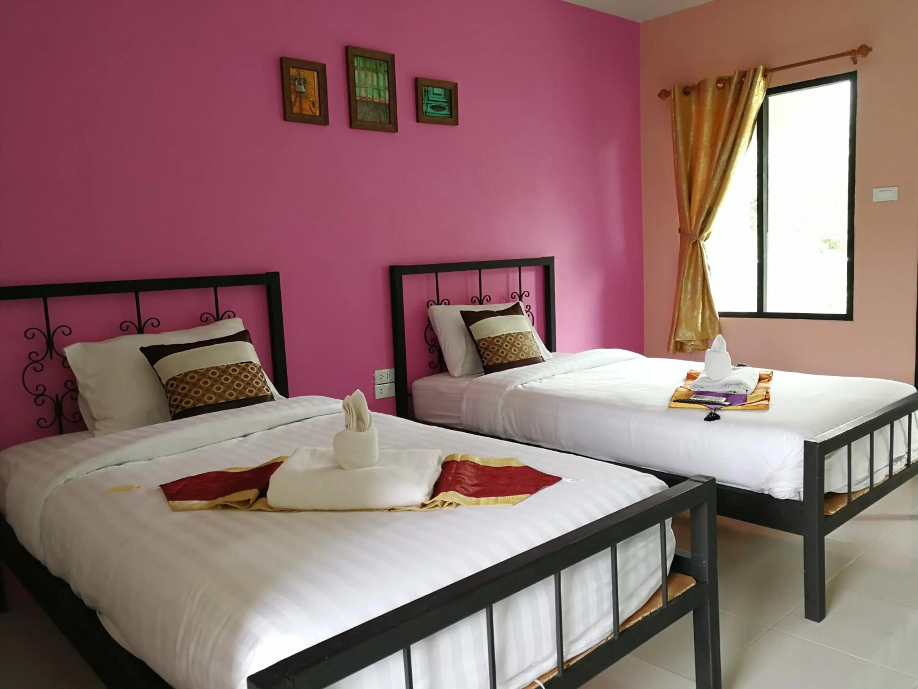 Bed in Stamp Hills Resort