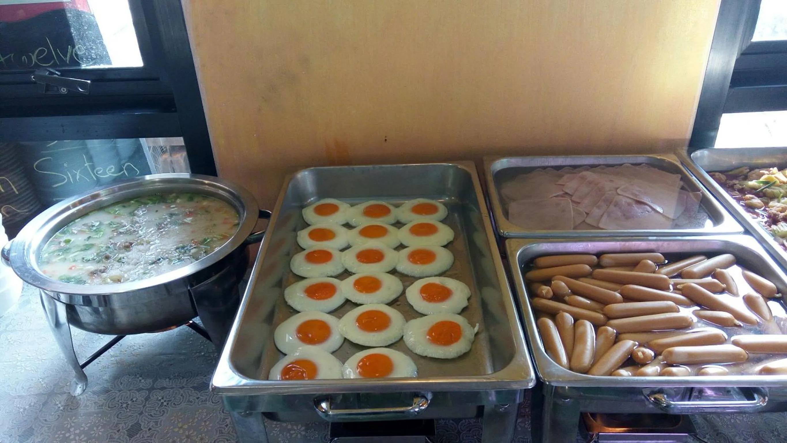 Breakfast in Stamp Hills Resort