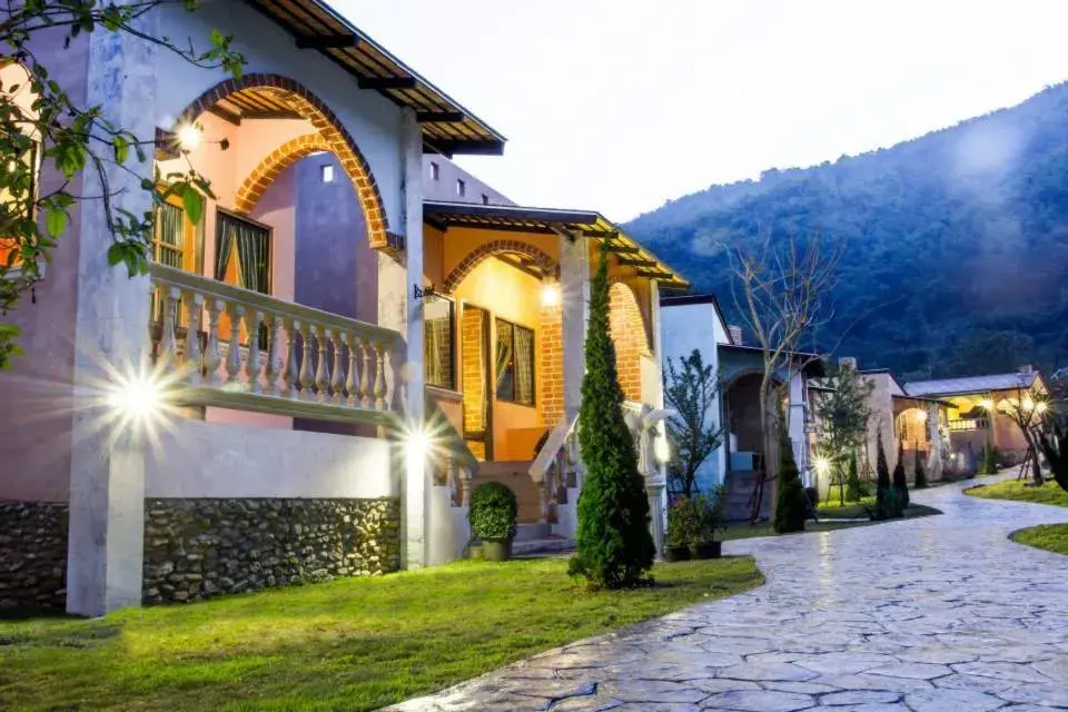 Property building in Stamp Hills Resort Property building in Stamp Hills Resort