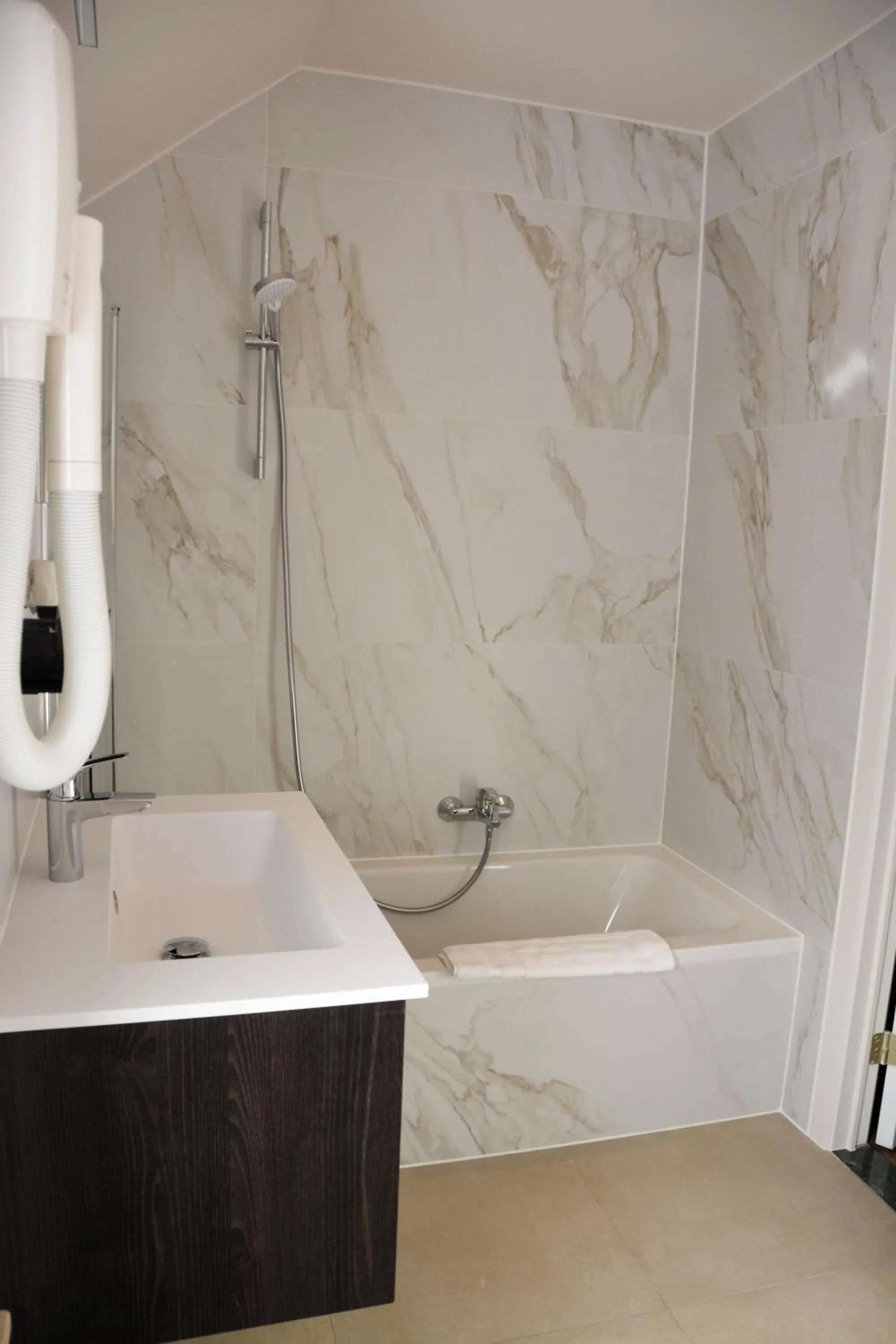 Bathroom in Hotel Maraboe