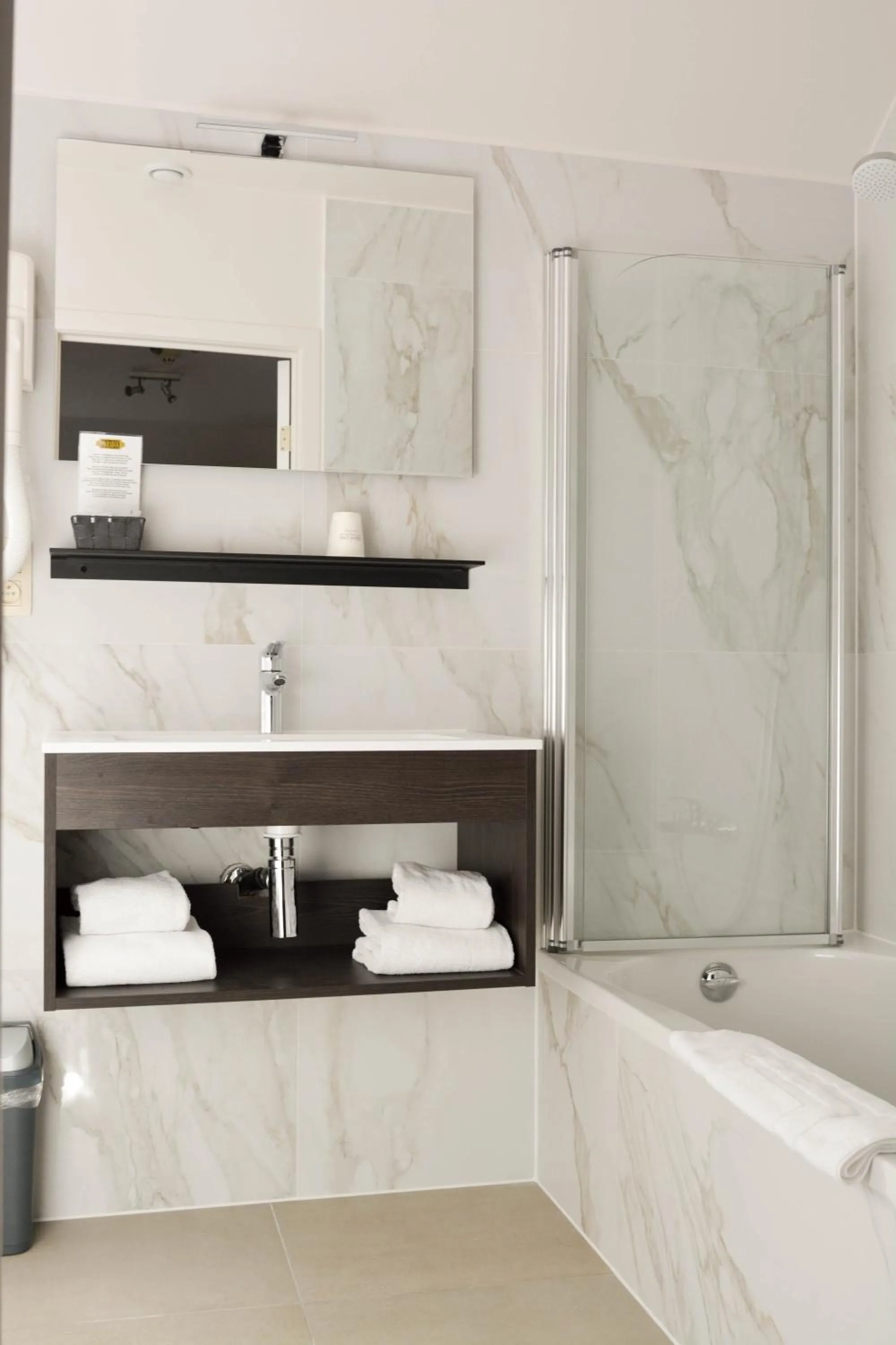 Shower in Hotel Maraboe