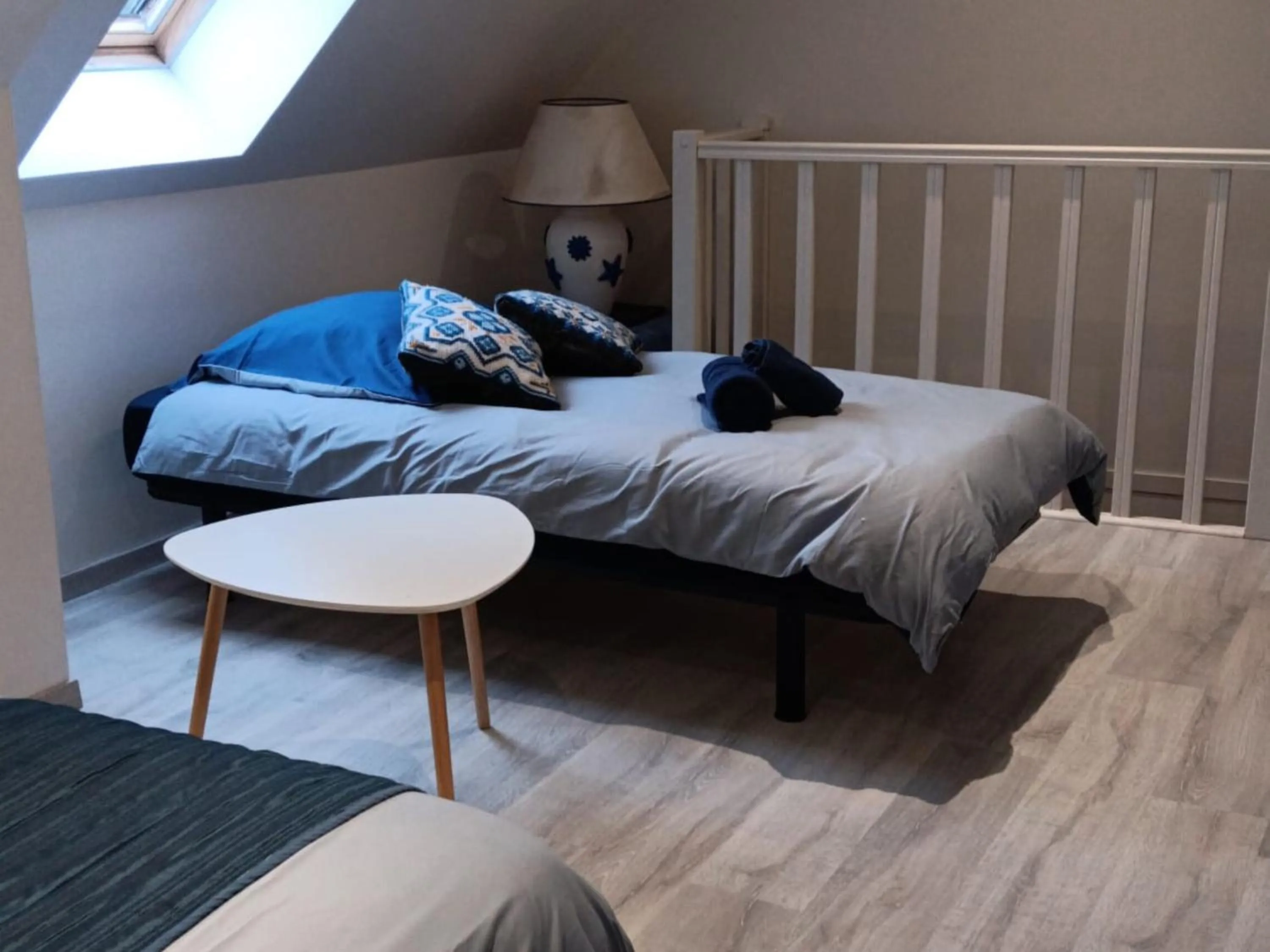 Property building, Bed in Maison de vacances à Créances