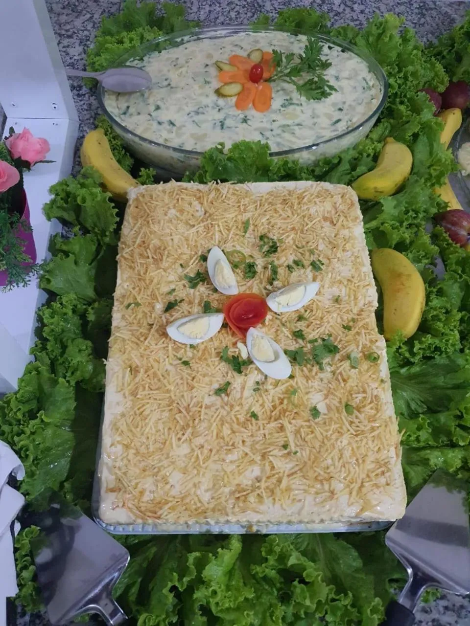 Restaurant/places to eat in Center Hotel