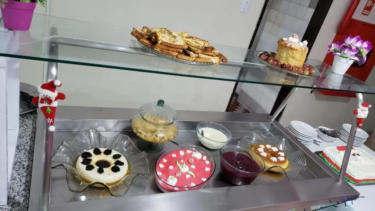 Restaurant/places to eat in Center Hotel