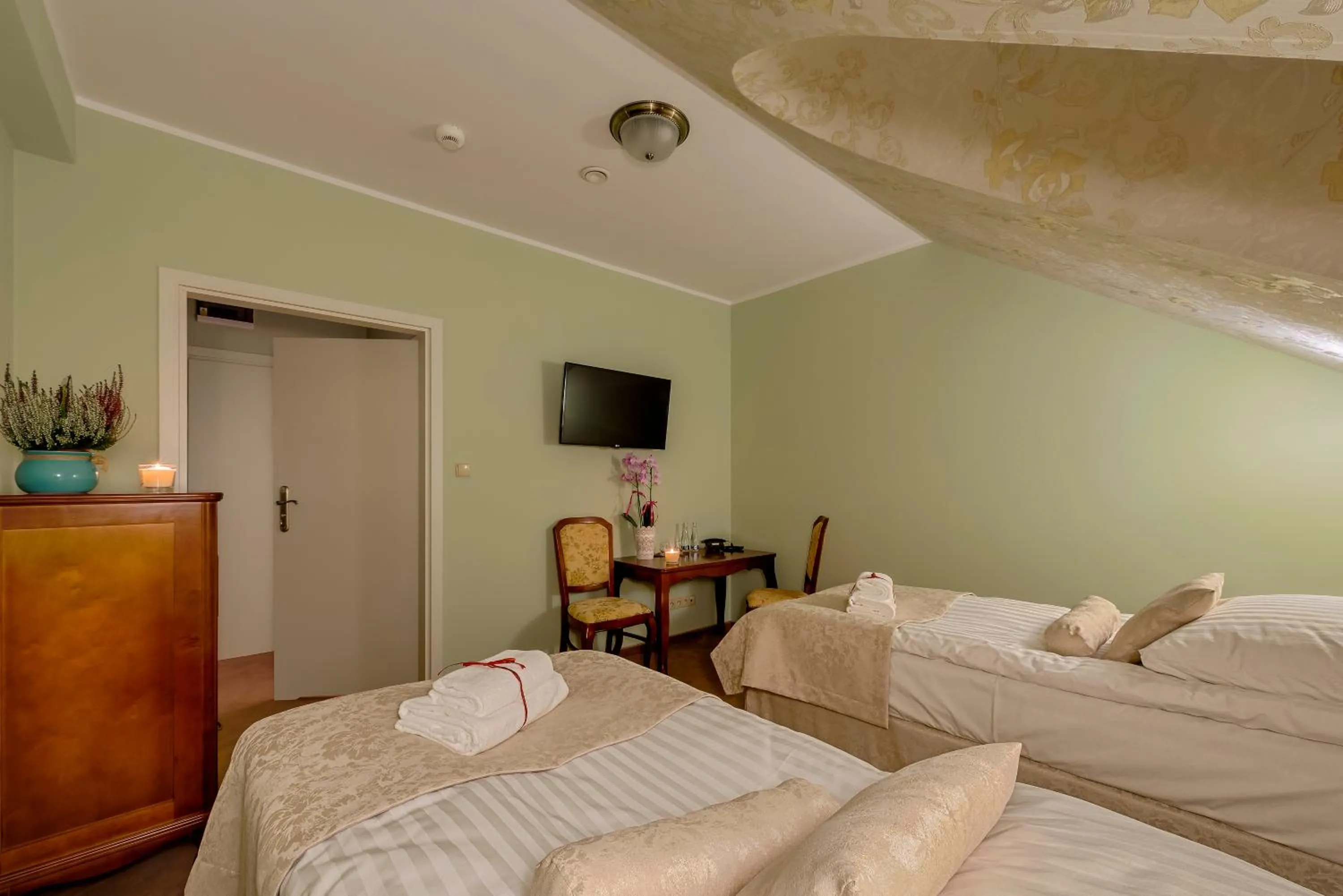 Photo of the whole room, Bed in Hotel Dwór Fijewo