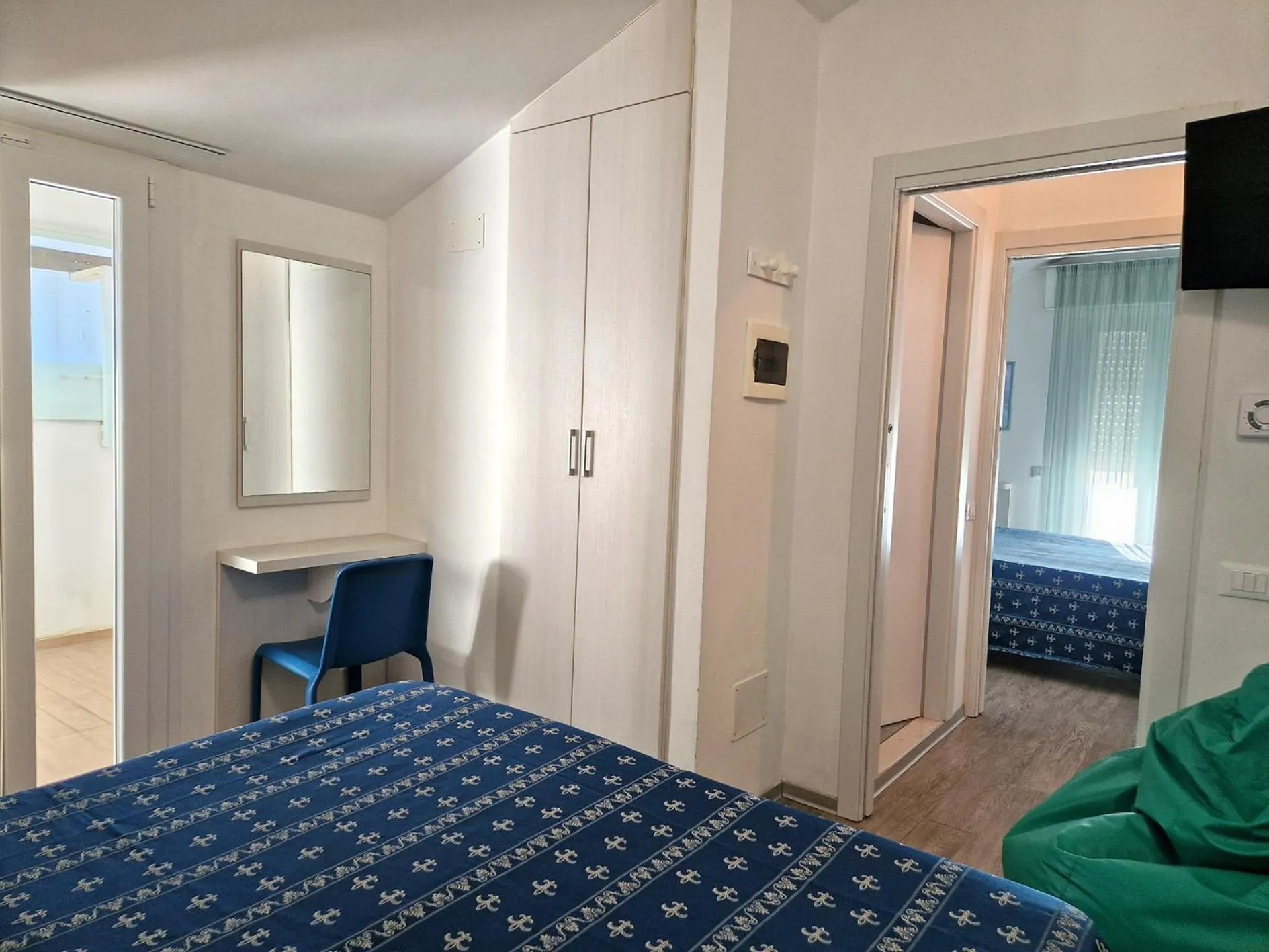 Bedroom, Bed in Hotel Sorriso - molto più di una stella
