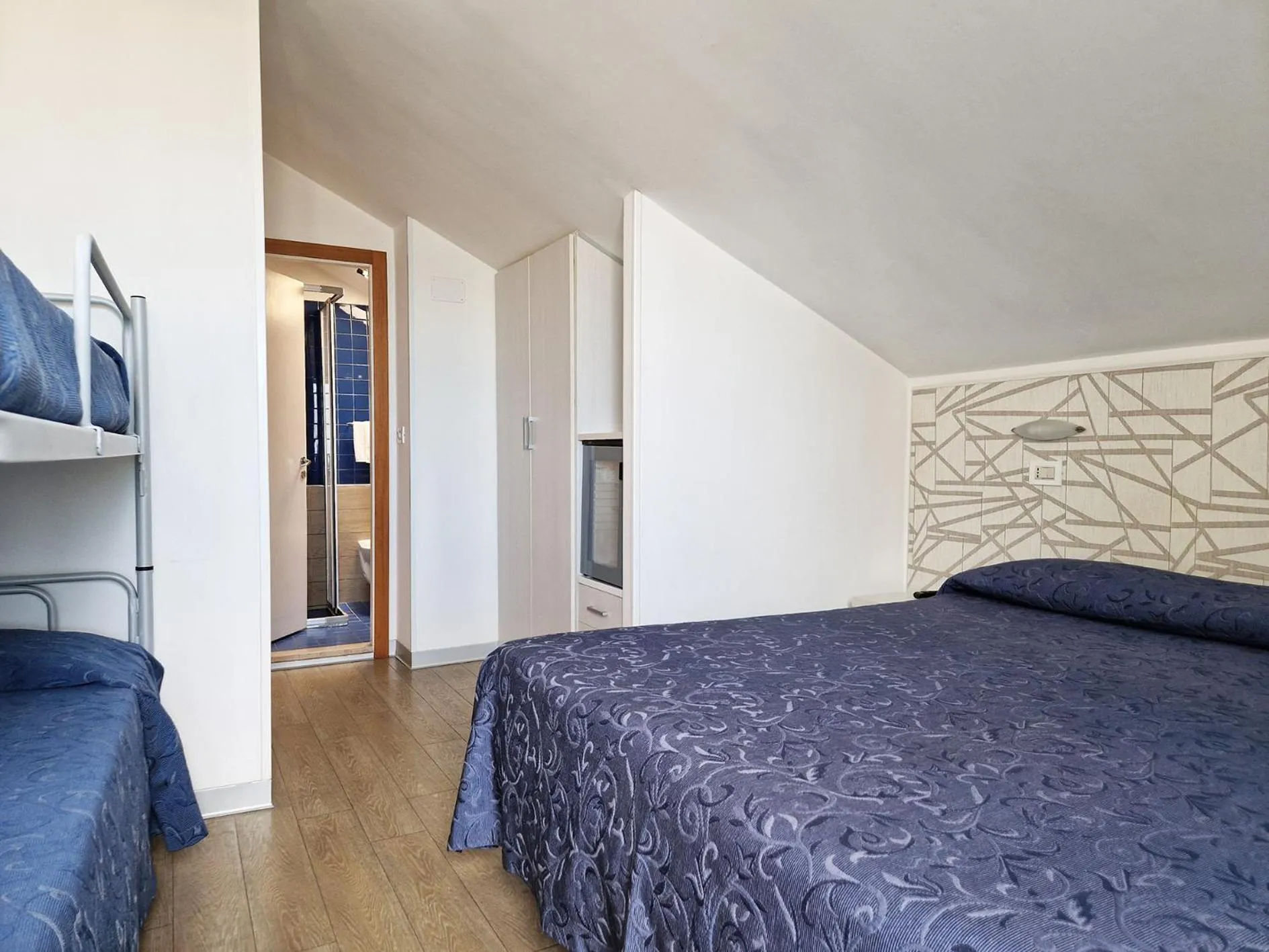 Family, Bed in Hotel Sorriso - molto più di una stella