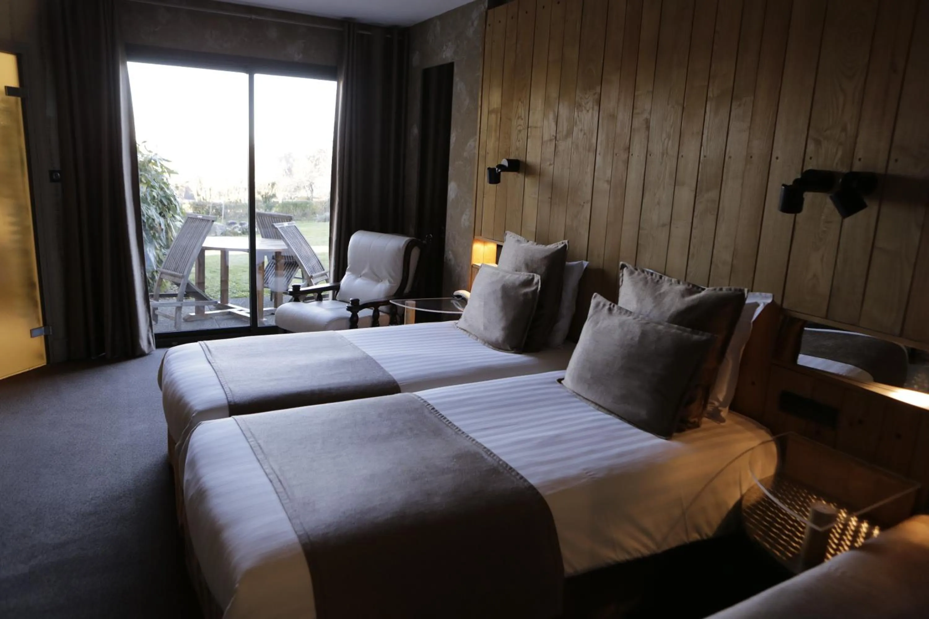 Balcony/Terrace, Bed in Logis Auberge du Barrez
