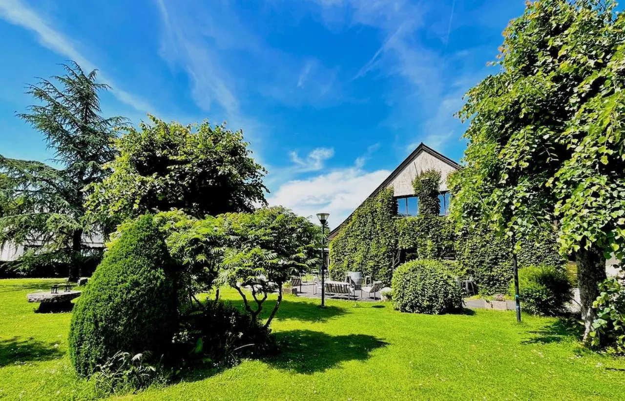 Restaurant/places to eat in Logis Auberge du Barrez