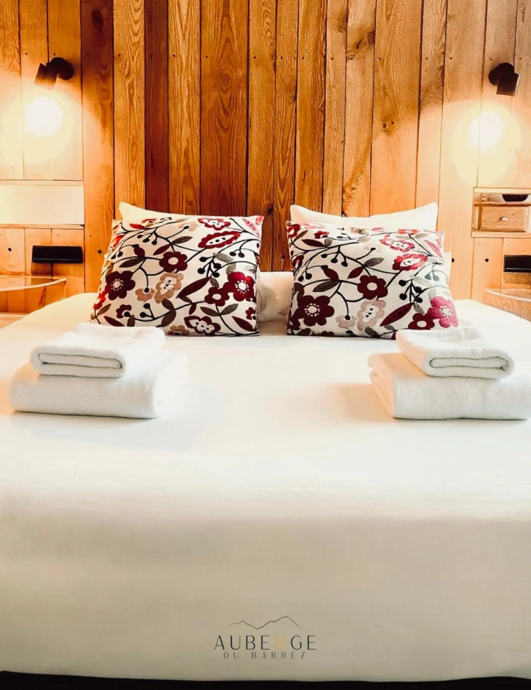 View (from property/room), Bed in Logis Auberge du Barrez