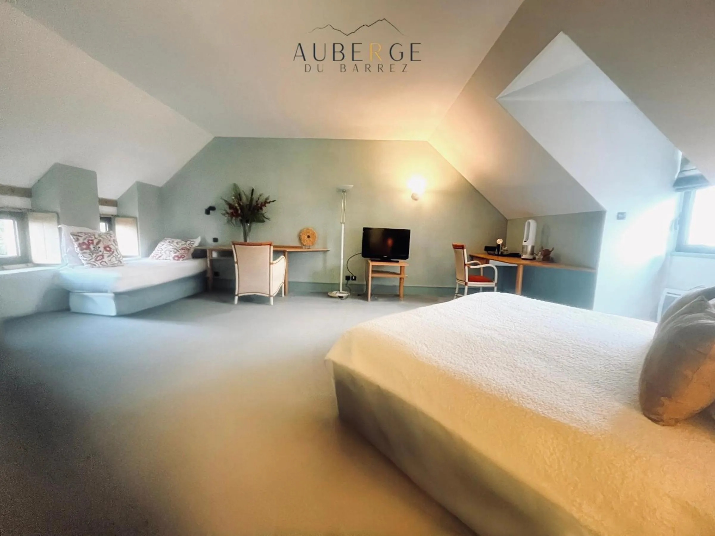 Bedroom, Bed in Logis Auberge du Barrez